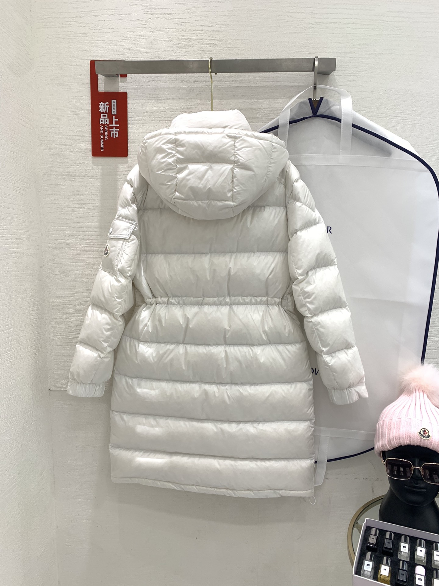 Moncler/蒙口春款女士MEILLON长款连帽羽绒服码数0-1-2-3颜色黑*白Meillon羽绒服