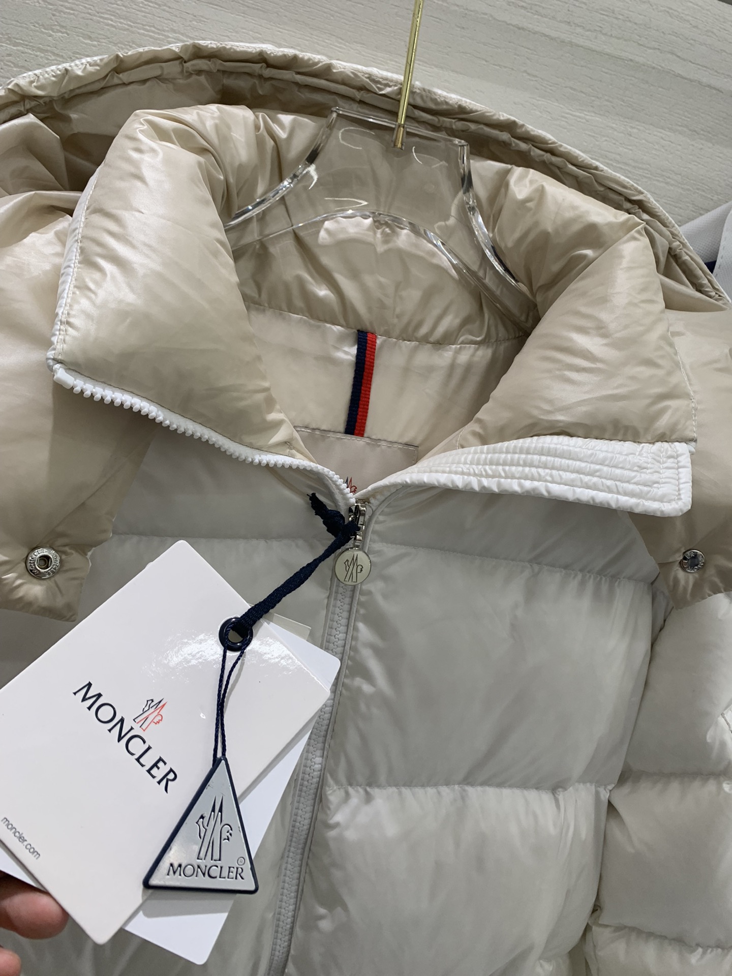 Moncler/蒙口春款女士MEILLON长款连帽羽绒服码数0-1-2-3颜色黑*白Meillon羽绒服