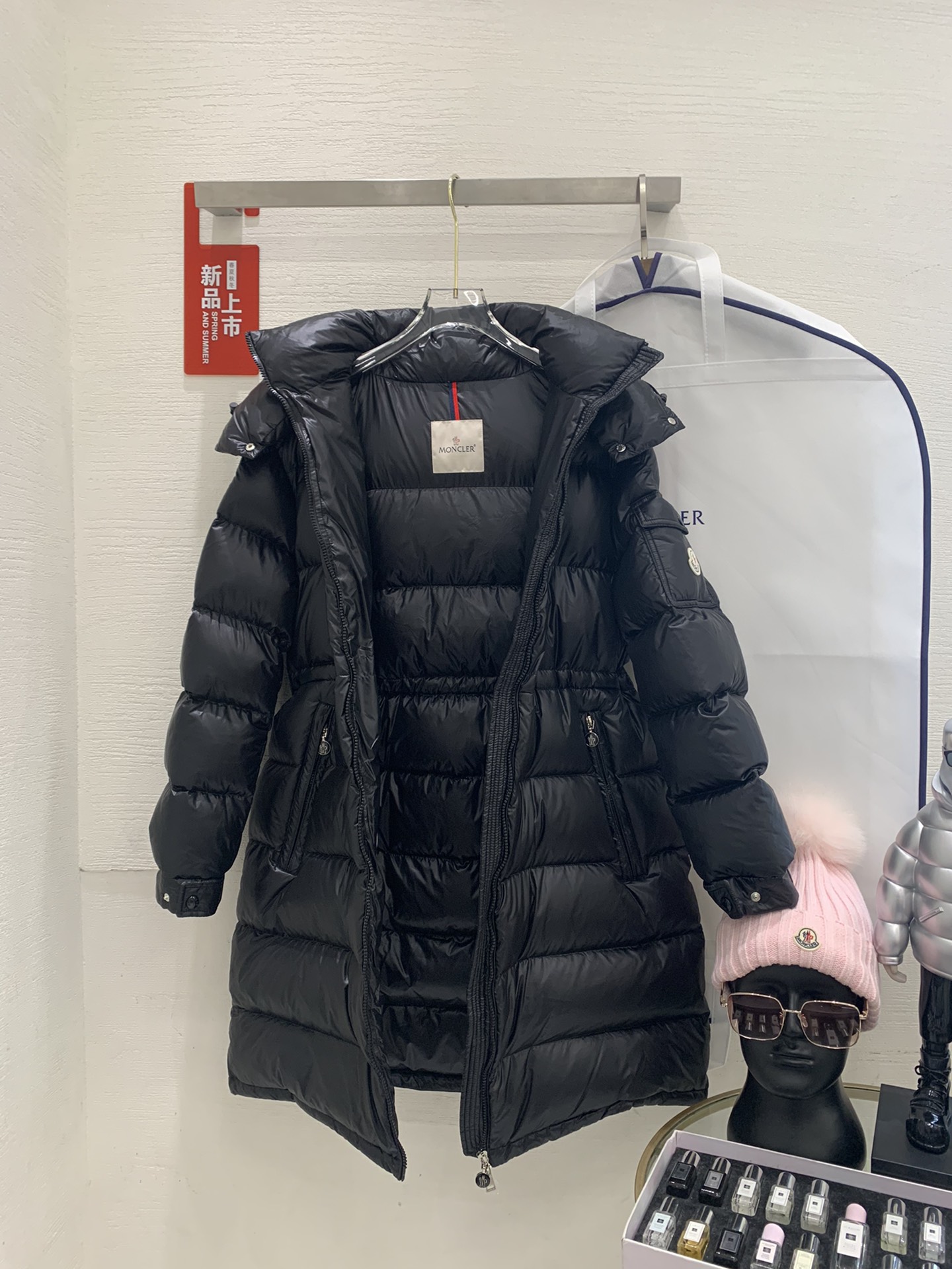 Moncler/蒙口春款女士MEILLON长款连帽羽绒服码数0-1-2-3颜色黑*白Meillon羽绒服