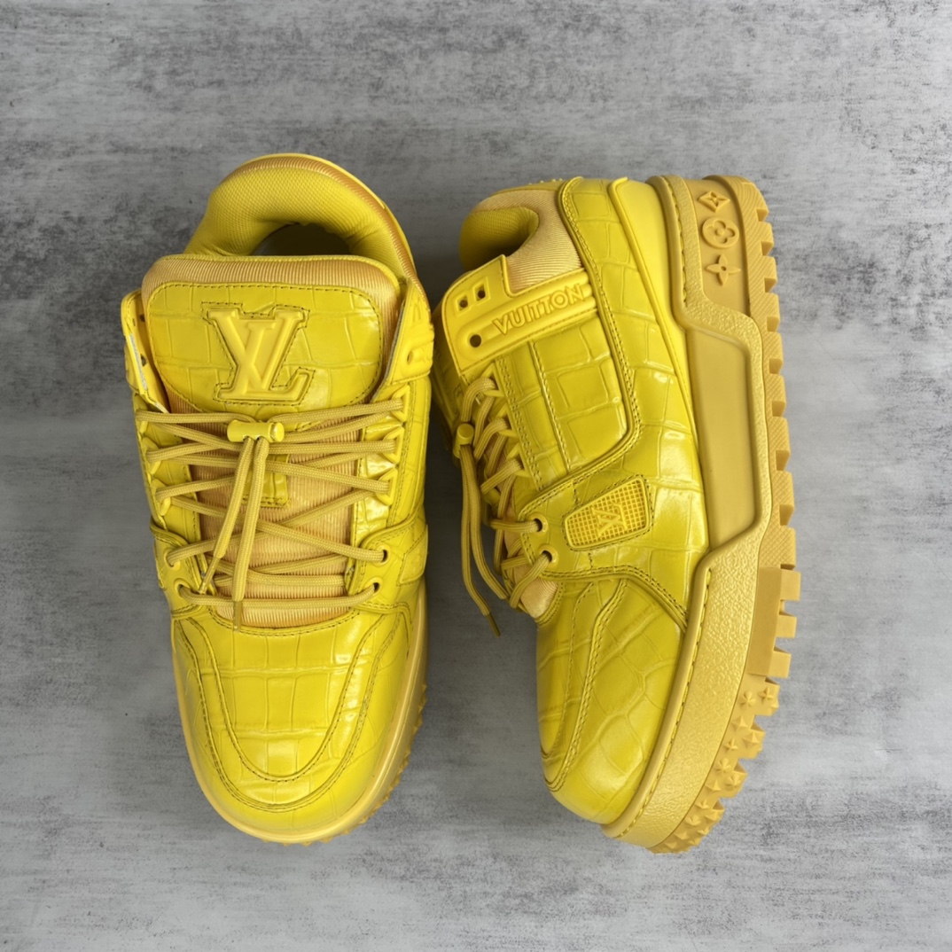 Louis Vuitton 新款上架 LV Louis Vuitton 23S走秀款Trainer 胖丁面包滑板鞋 独家开模暗花老花串珠