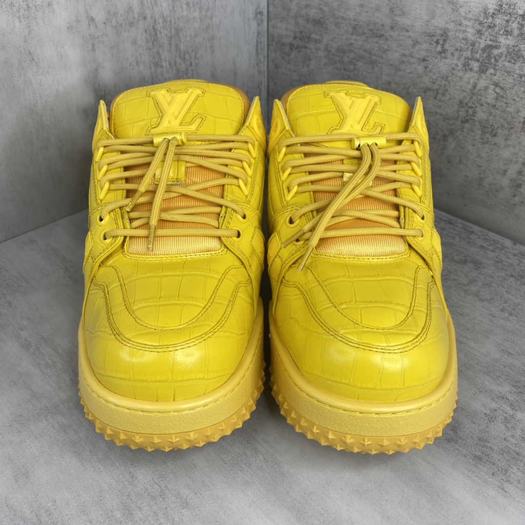 Louis Vuitton 新款上架 LV Louis Vuitton 23S走秀款Trainer 胖丁面包滑板鞋 独家开模暗花老花串珠