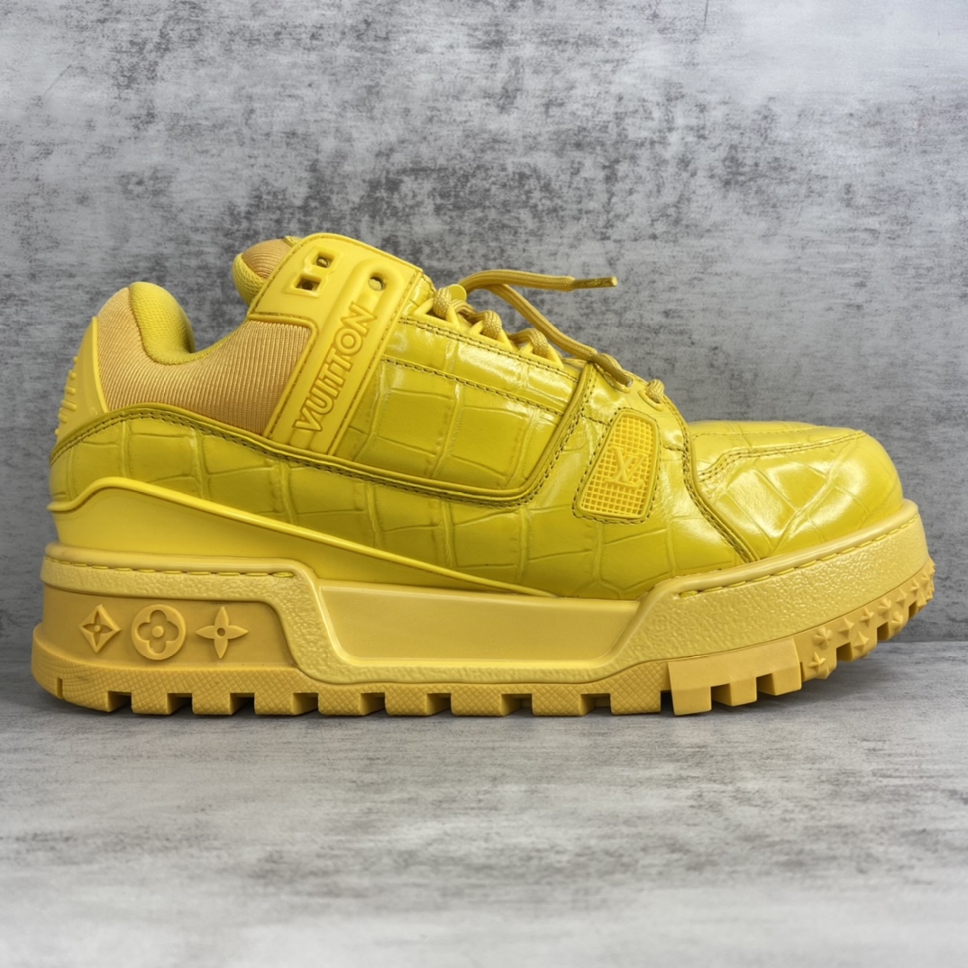 Louis Vuitton 新款上架 LV Louis Vuitton 23S走秀款Trainer 胖丁面包滑板鞋 独家开模暗花老花串珠