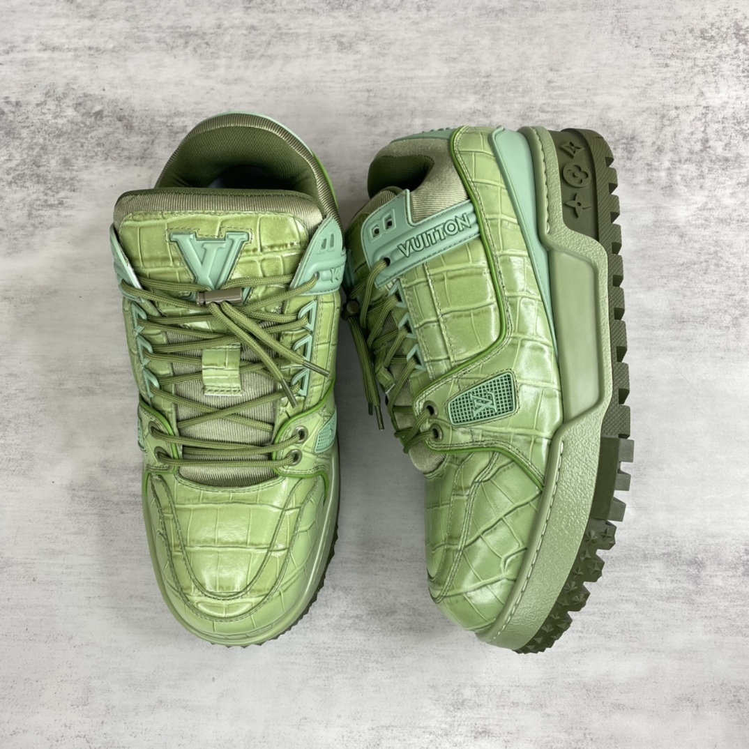 Louis Vuitton 新款上架 LV Louis Vuitton 23S走秀款Trainer 胖丁面包滑板鞋 独家开模暗花老花串珠