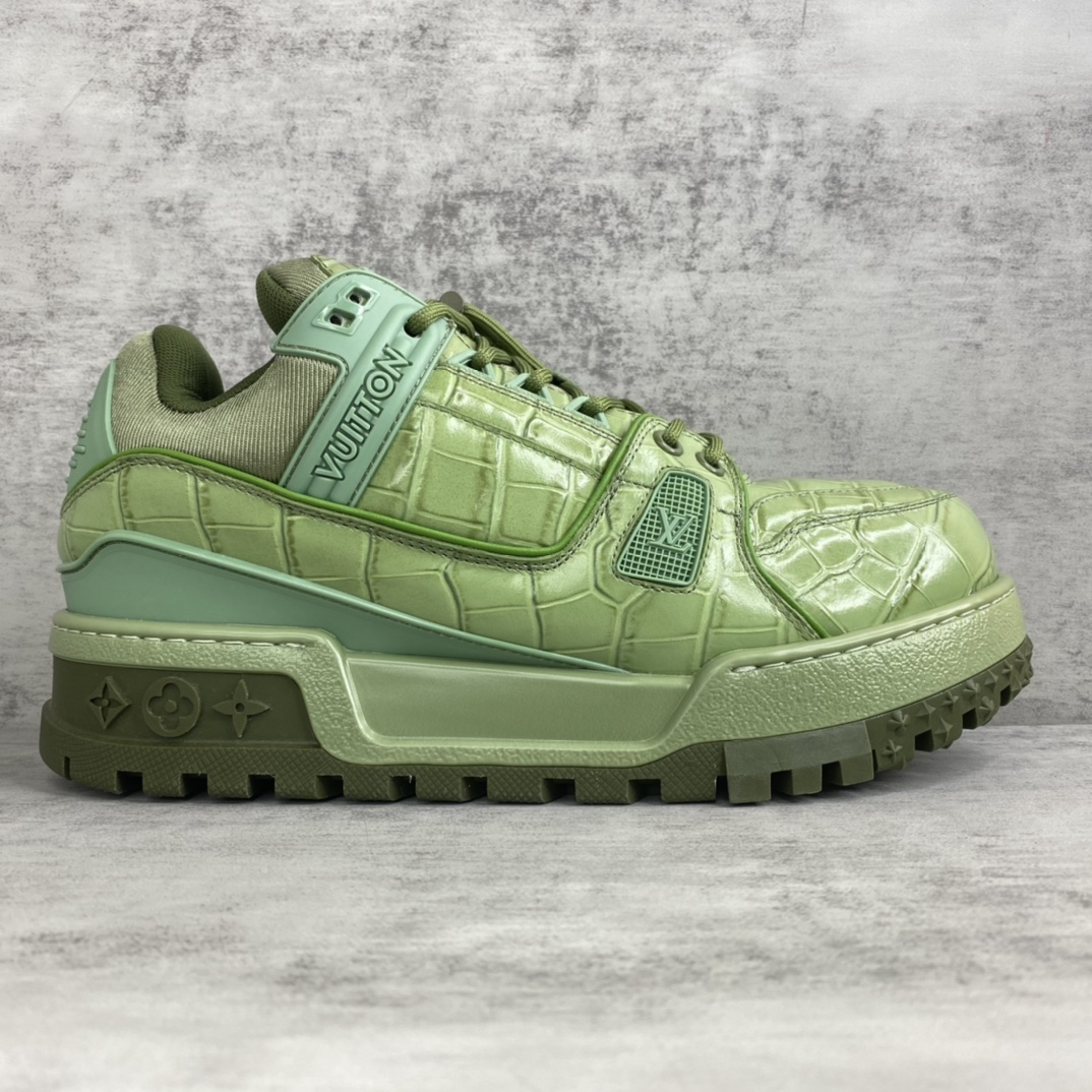 Louis Vuitton 新款上架 LV Louis Vuitton 23S走秀款Trainer 胖丁面包滑板鞋 独家开模暗花老花串珠