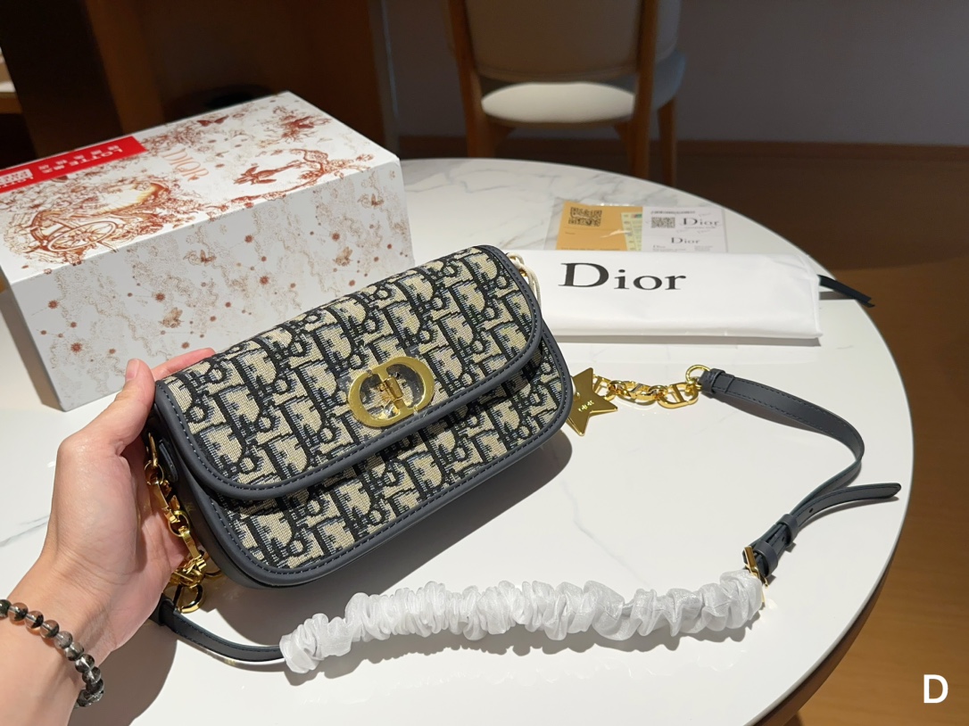 Dior Replicas
 Crossbody & Shoulder Bags Women Canvas Chains