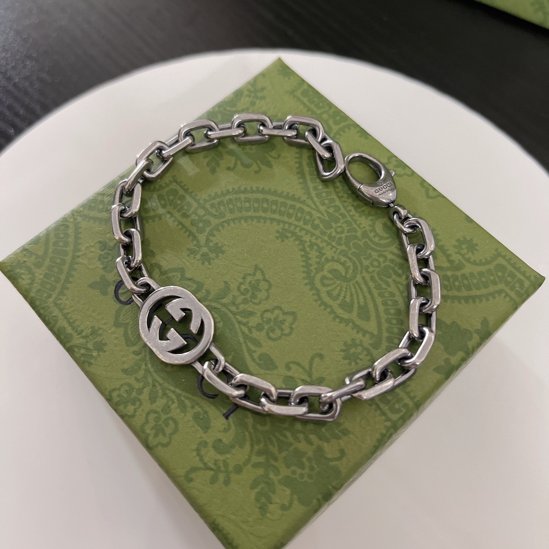 NO:110097,Gucci counter hits, direct sales price of manufacturers, original one-to-one reproduction, same style as Douyin Internet celebrity, Gucci retro bracelet, jewelry boutique, gucci, bracelet19860909古驰专柜爆款 厂家直销价 原版一比一复刻 抖音网红同款 古驰复古手链,饰品精品,gucci,bracelet,Jewelry