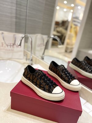 Valentino Buy Shoes Sneakers Unisex TPU Low Tops