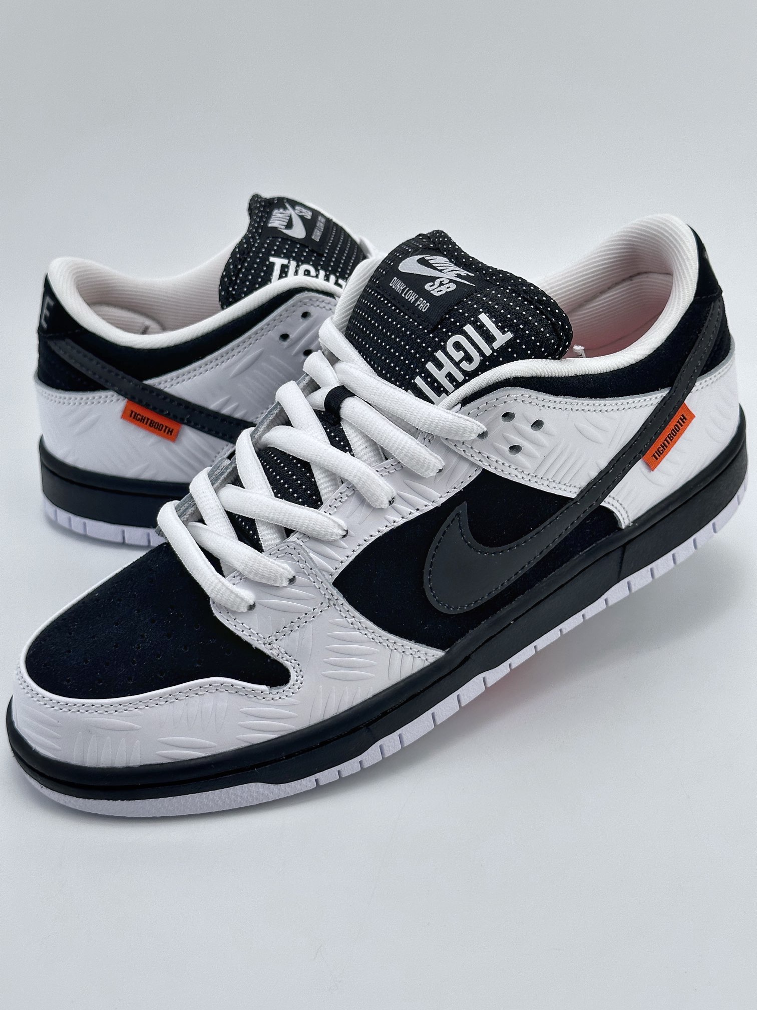 260 Nike SB Dunk Low x TIGHTBOOTH 联名反转黑白熊猫 FD2629-100