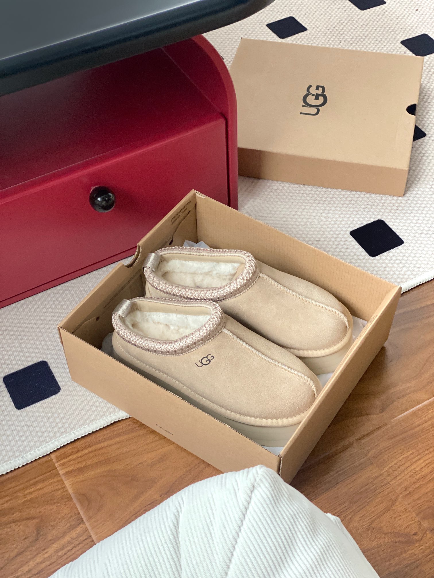 细节图  🔥双11预热特惠🔥CX专供 独家纯原 【UGG】原xx 新民族风 半拖厚底4cm 2553 UGG 官网款👍23ss升级厚底民族风内里全羊毛🐏厚底松糕增高又显腿长❕栗色温柔经典又百搭🫶🏻颜色:栗色、橄榄绿、黑色、芥菜籽