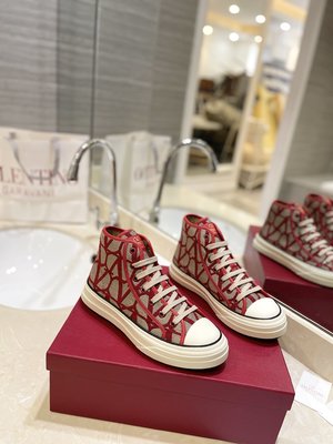 Valentino Shoes Sneakers Practical And Versatile Replica Designer Unisex TPU High Tops
