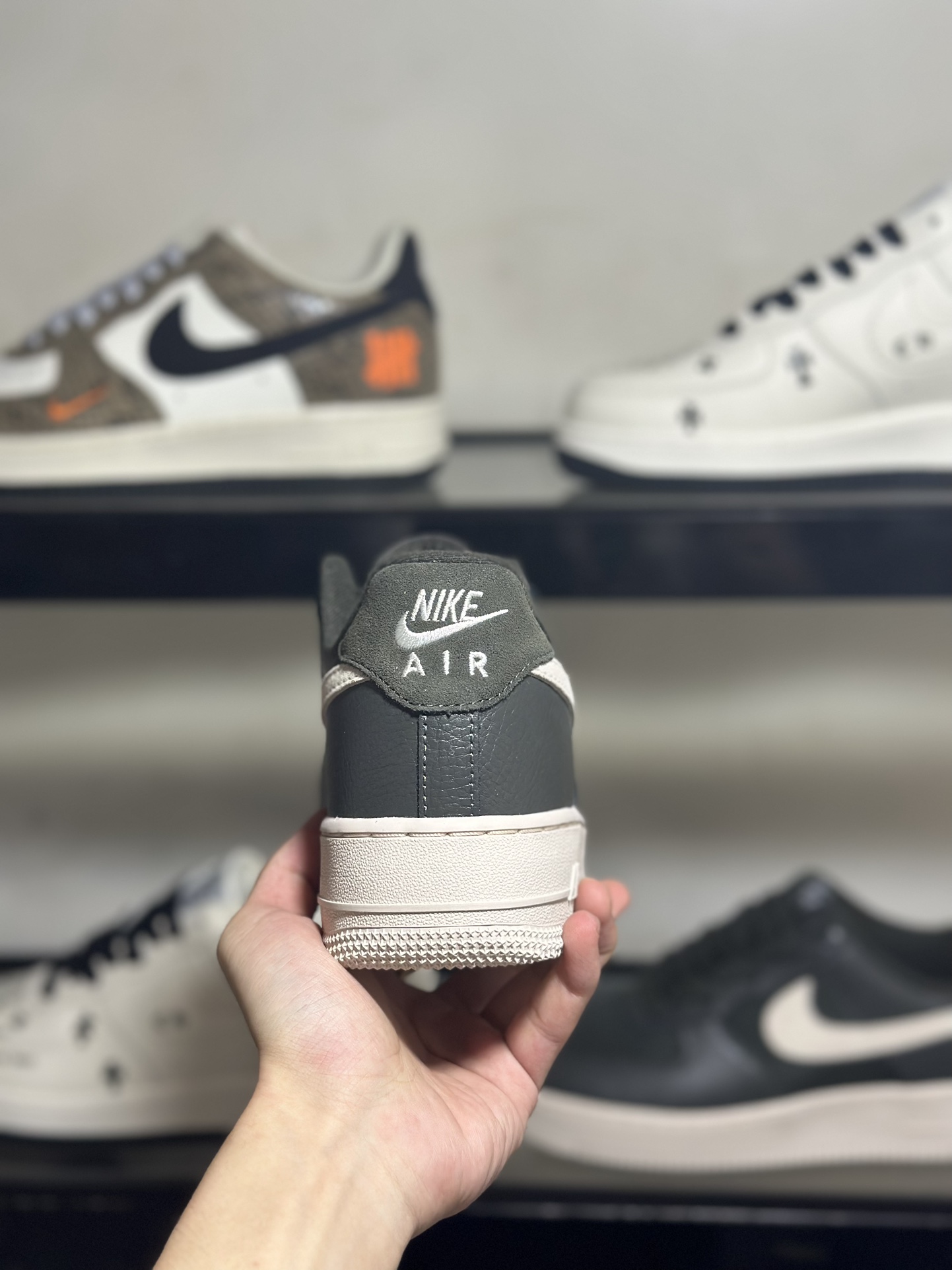 NikeAirForce1Low黑浅