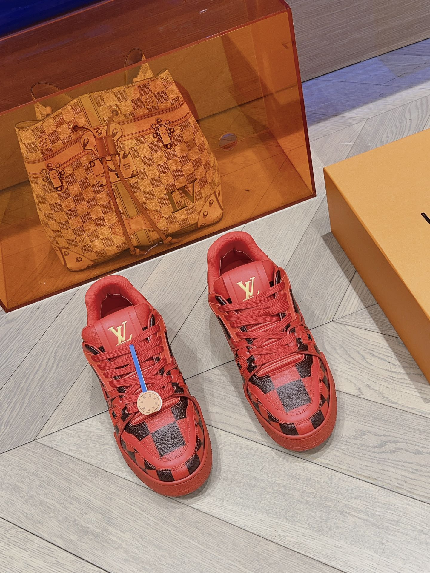 NO:481857,♂ Men's LV top version new style Purchase quality LV donkey brand promotes new products, limited retro basketball sneakers on the official website!  The original version is accurate reproduction 1:1, the details are invincible, imported customized original cowhide, the original version is consistent with the package, the details are 100% restored, and the private model customized original integrated TPU bottom!  Size 38-45 (only men's size), casual shoes/sports shoes, louis vuitton, louis vuitton, sneakers, cowhide19860909♂男款  LV顶级版本新款 代购品质  LV 驴牌力推新品,官网限定款复古篮球运动鞋！原版1:1精准复刻、细节很无敌、进口定制原版牛皮,原版一致套包做法,细节百分百还原、私模定制原版一体成型TPU大底！ 码数38-45（只有男码）,休闲鞋/运动鞋,louis vuitton,louis vuitton,sneakers,cowhide,Women's Shoes