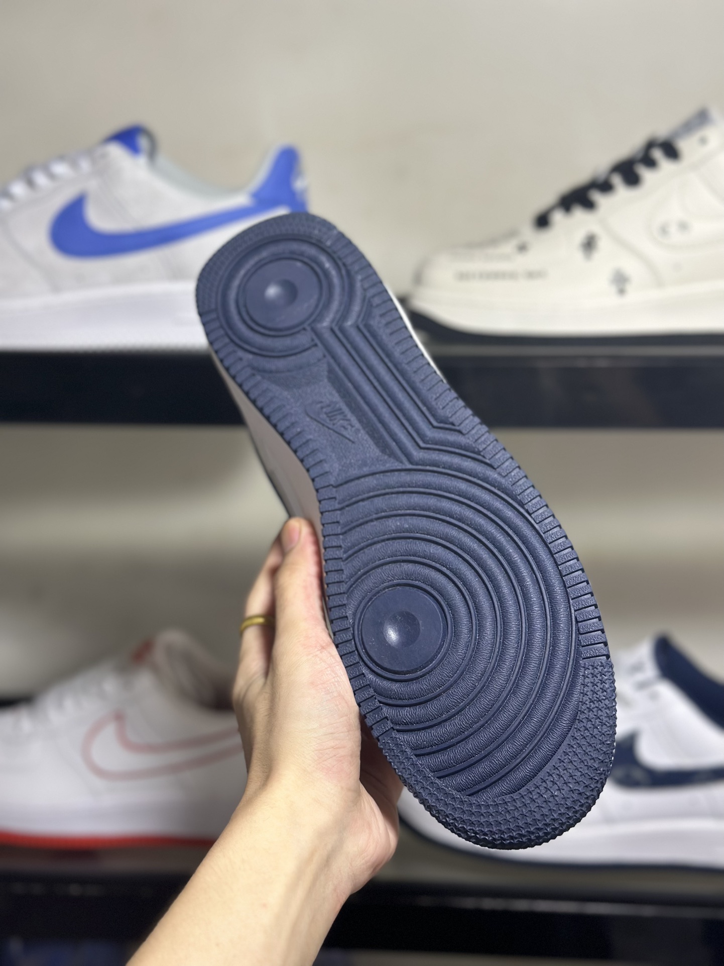 NikeAirForce1LowLV