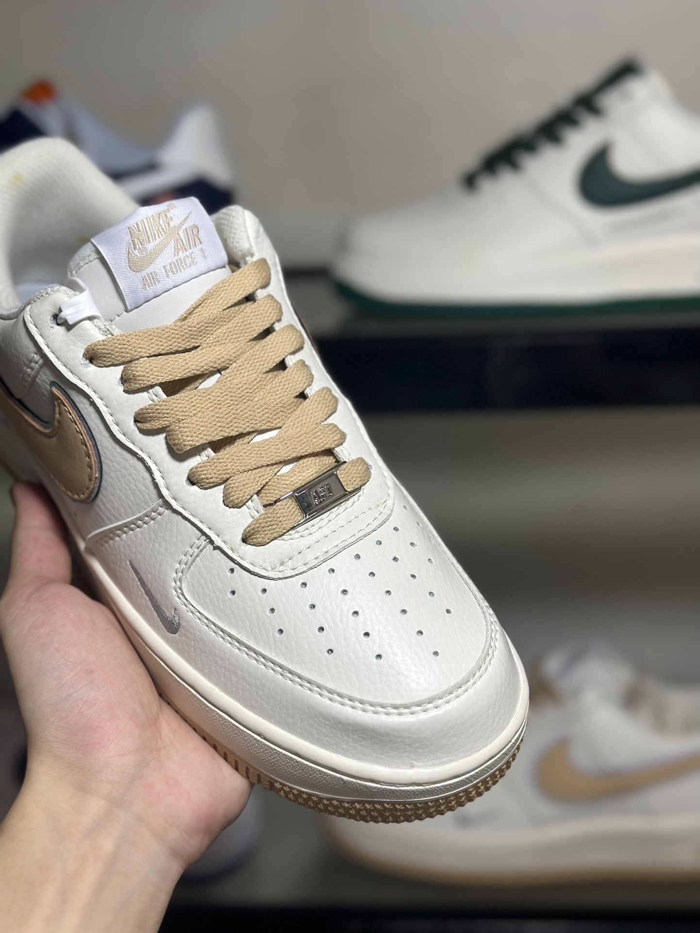 NikeAirForce1LowHo