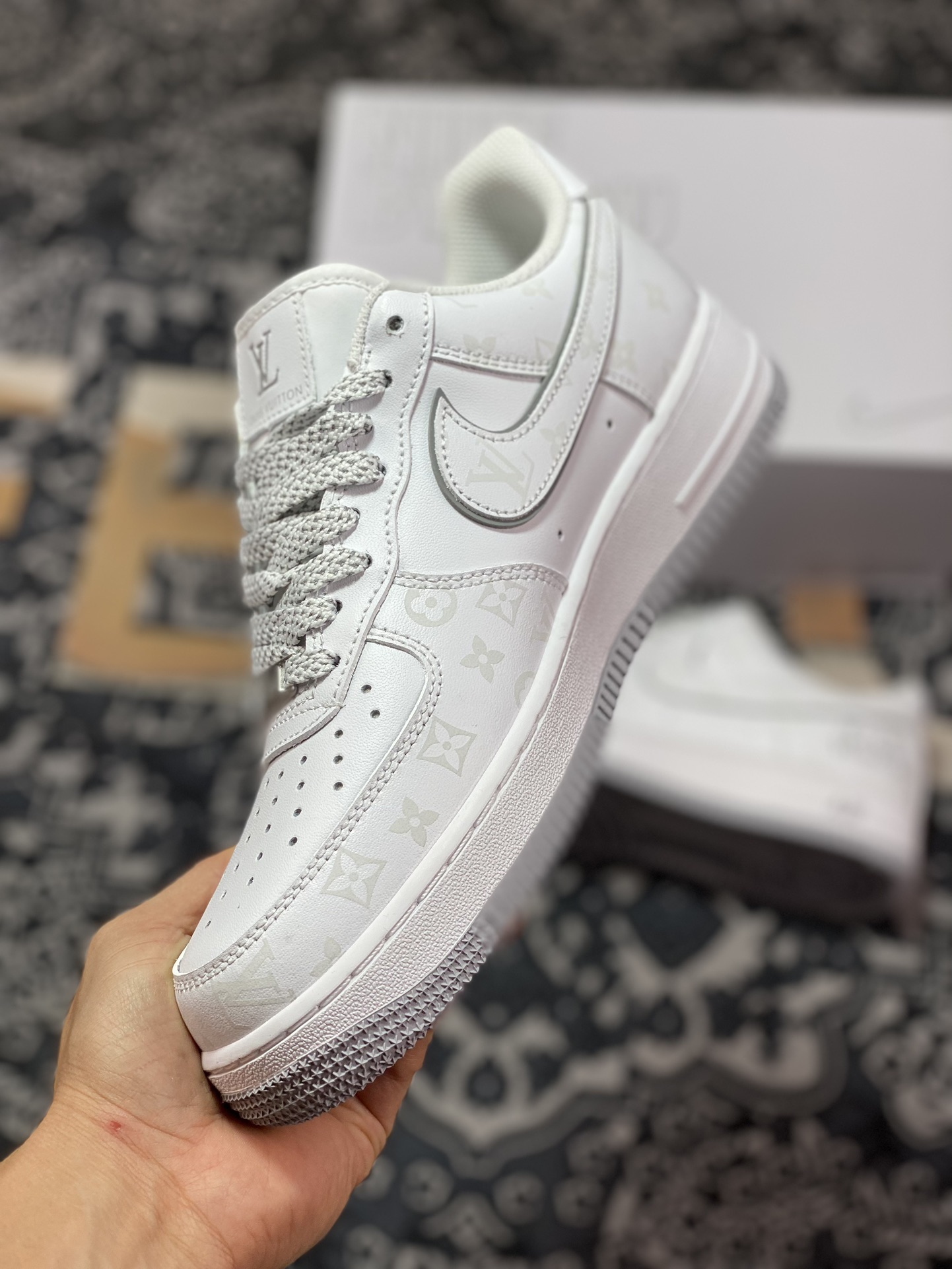 Louis Vuitton x Nike Air Force 1 07 LV8 Low ”White/Grey/LV Monogram” Air Force One sneakers ”Leather White Light Gray LV Monogram Luminous” CW2288-111