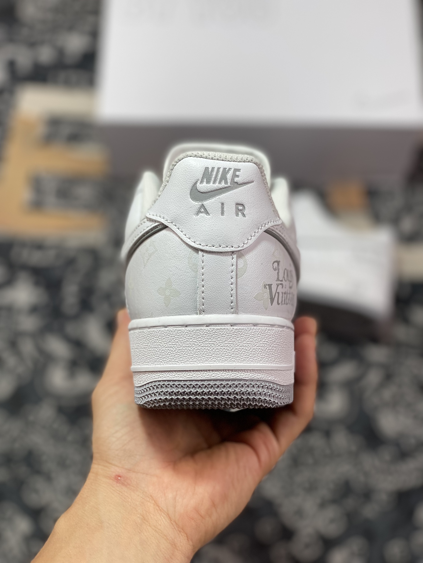 Louis Vuitton x Nike Air Force 1 07 LV8 Low ”White/Grey/LV Monogram” Air Force One sneakers ”Leather White Light Gray LV Monogram Luminous” CW2288-111