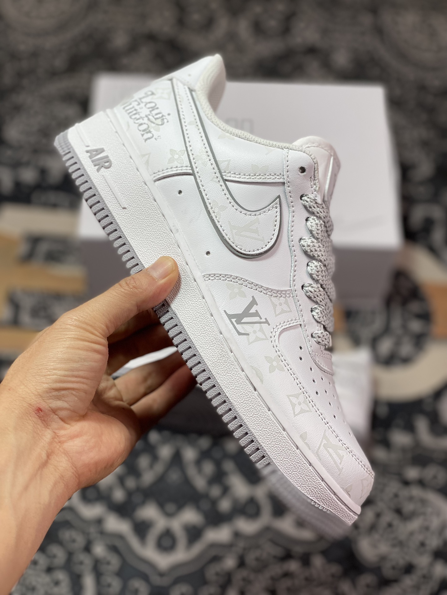 Louis Vuitton x Nike Air Force 1 07 LV8 Low ”White/Grey/LV Monogram” Air Force One sneakers ”Leather White Light Gray LV Monogram Luminous” CW2288-111