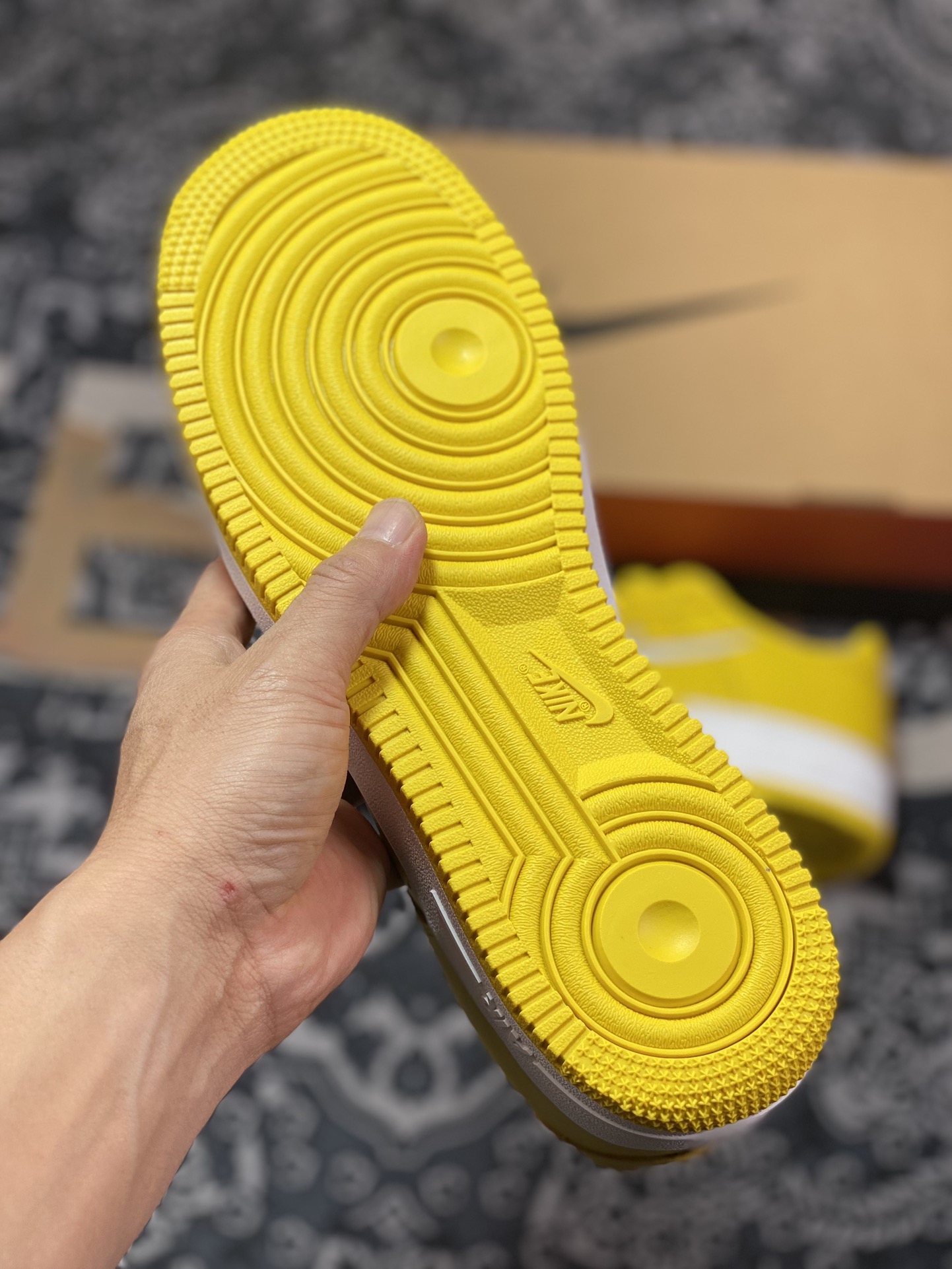 Nike Air Force 1'07 Low Retro ”Color of the Month Yellow Jewel” Air Force One Sneakers ”Leather Yellow and White Liquid Hook” FJ1044-700