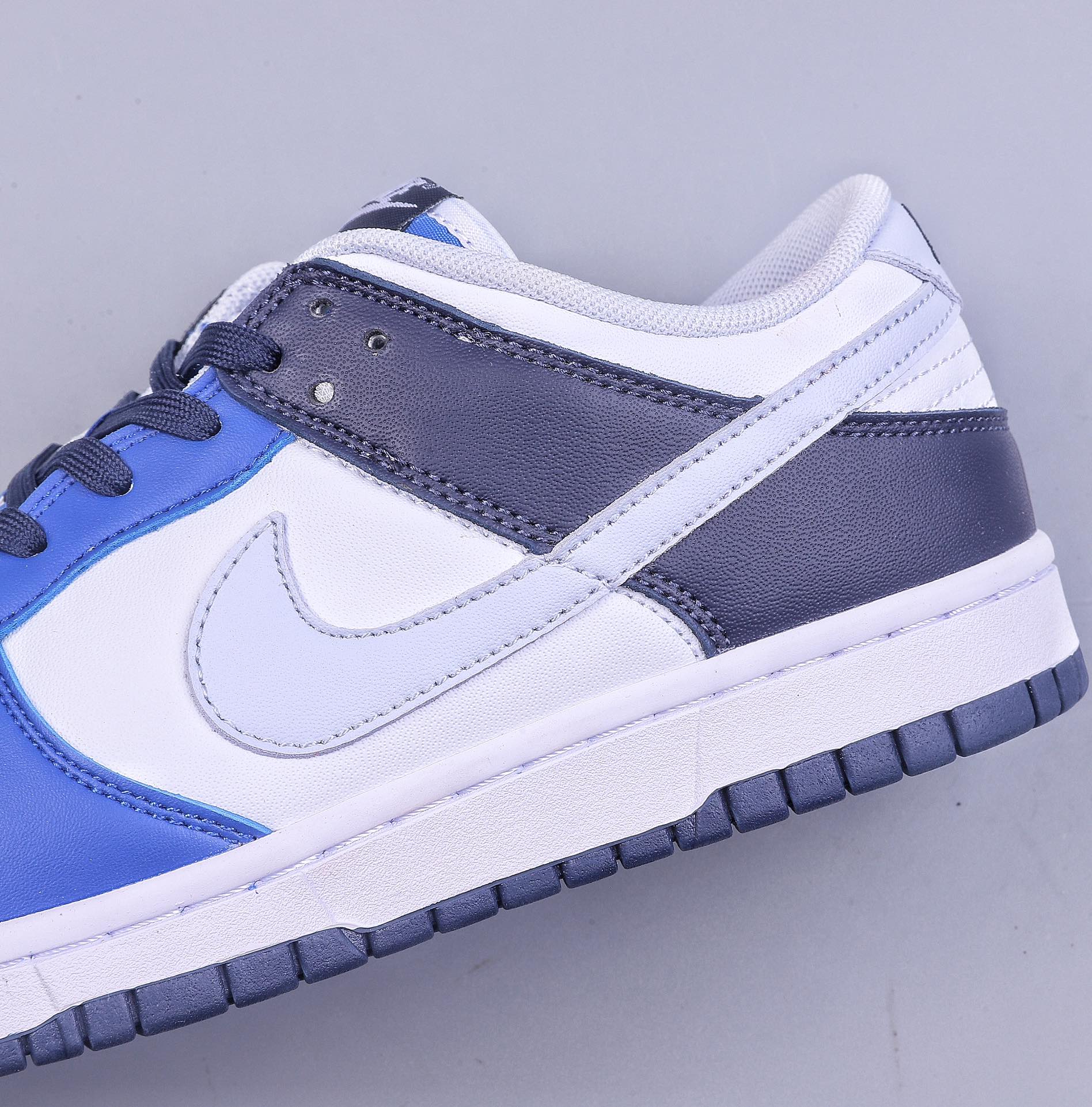 H NIKE SB Dunk Low White Blue FQ8826-100