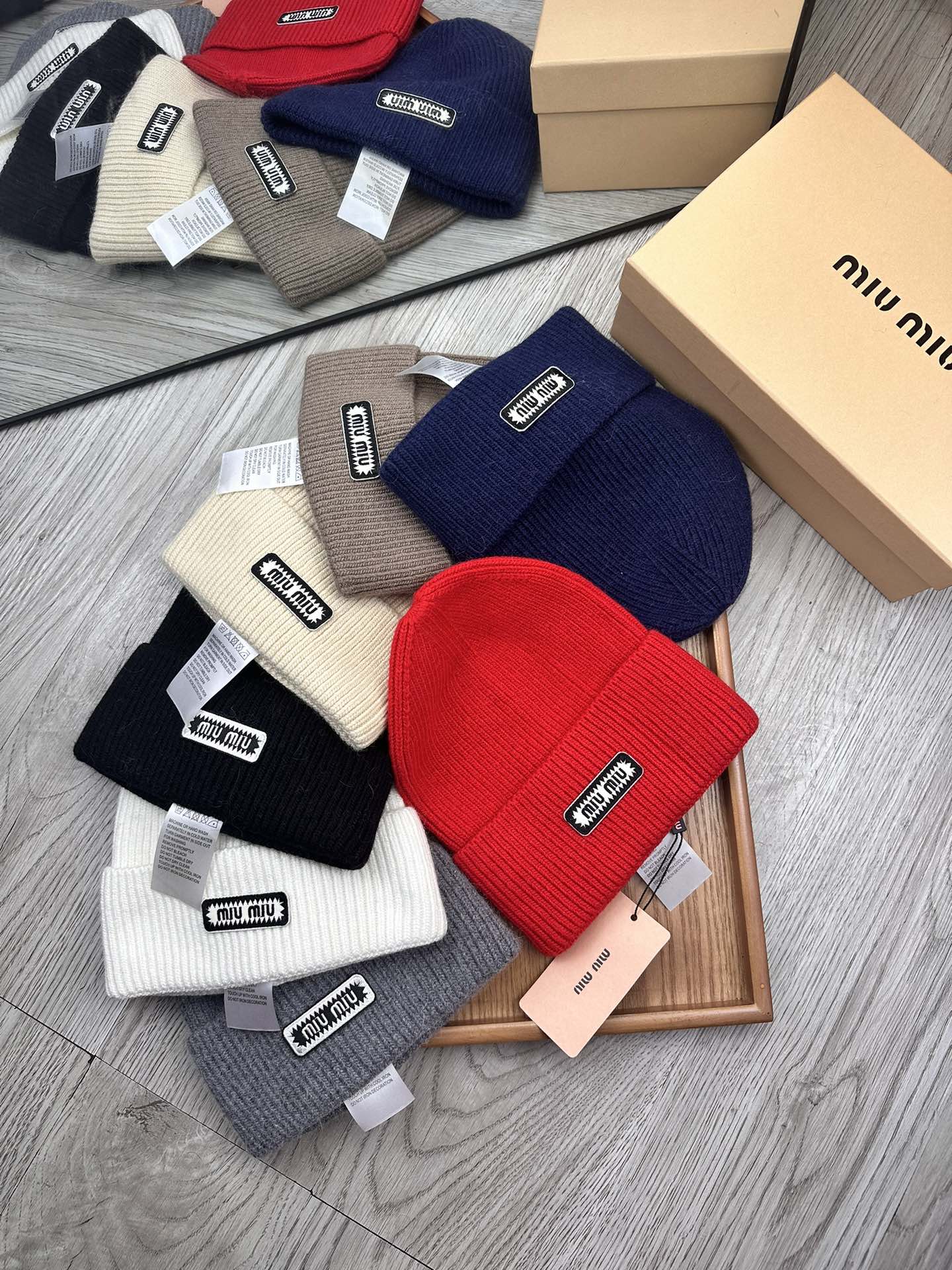 🌹。Miu Miu。 【羊毛单帽】客供小羊毛！珍贵典藏的灵魂帽子！客供色纱.每个颜色都非常好看！经典！手