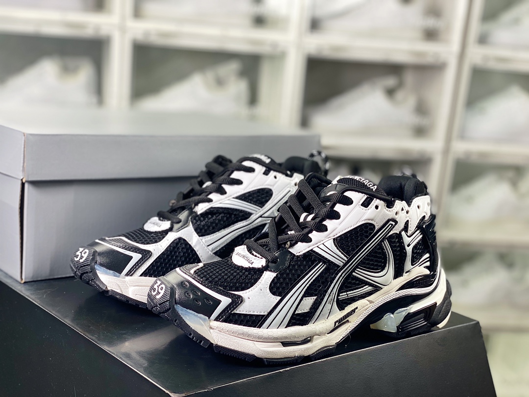 520 巴黎世家BALENCIAGA Runner Sneaker”Dark Grey/Black”慢跑系列低帮慢跑鞋“解构破坏深灰黑”772767 W3RMU 9010