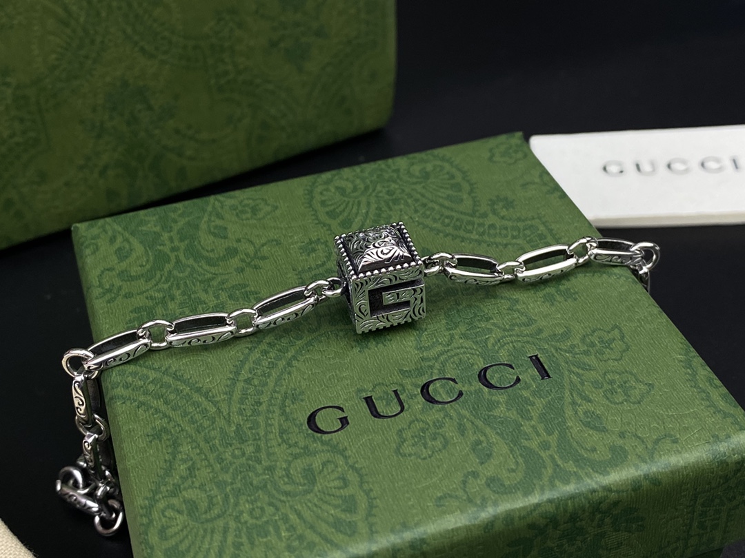 Gucci古驰 手工链条 G字母手链