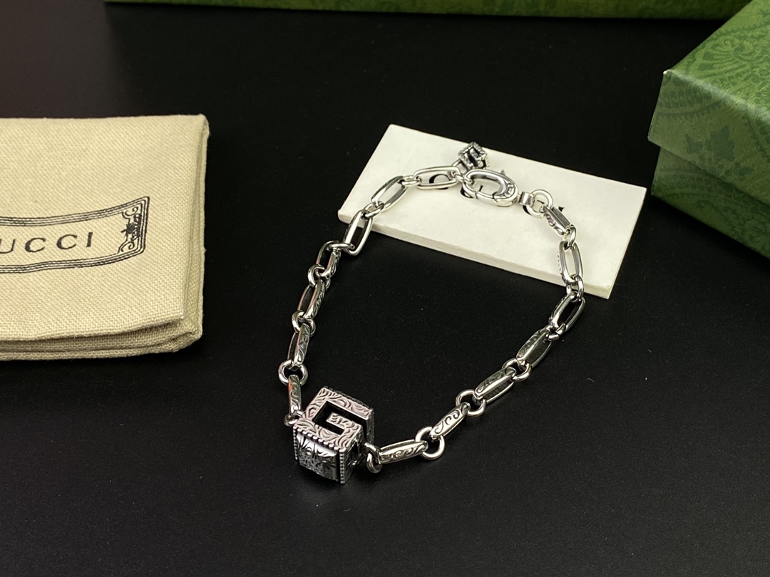 Gucci古驰 手工链条 G字母手链