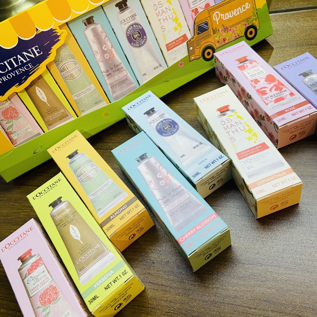 An eight-piece hand cream gift set featuring eight distinct fragrances - Comprehensive 5