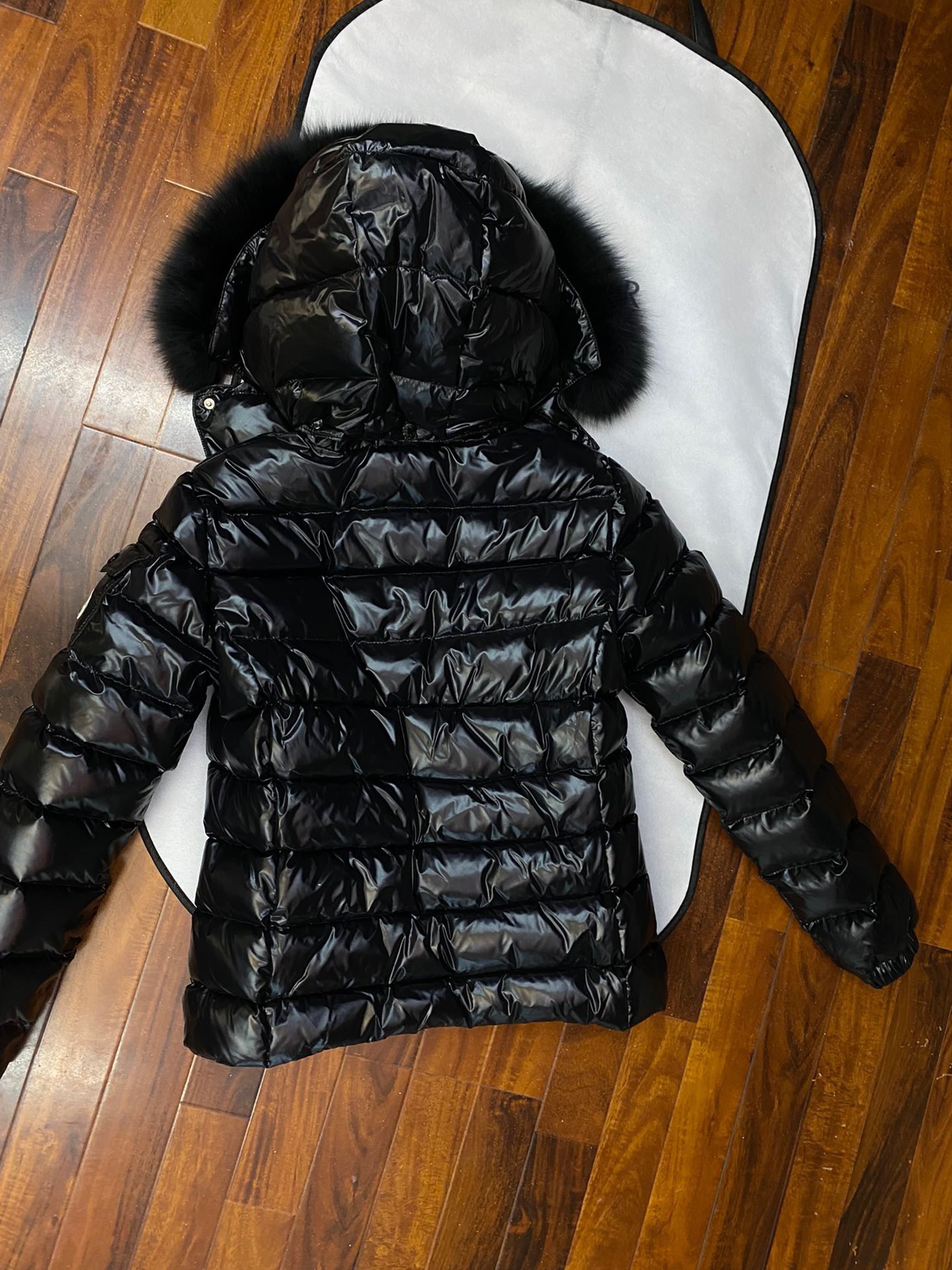 High-end Guangzhou Moncler Badyfur women's hooded down jacket with removable fox fur hood, 90% down filling, lightweight and warm.-Big cat