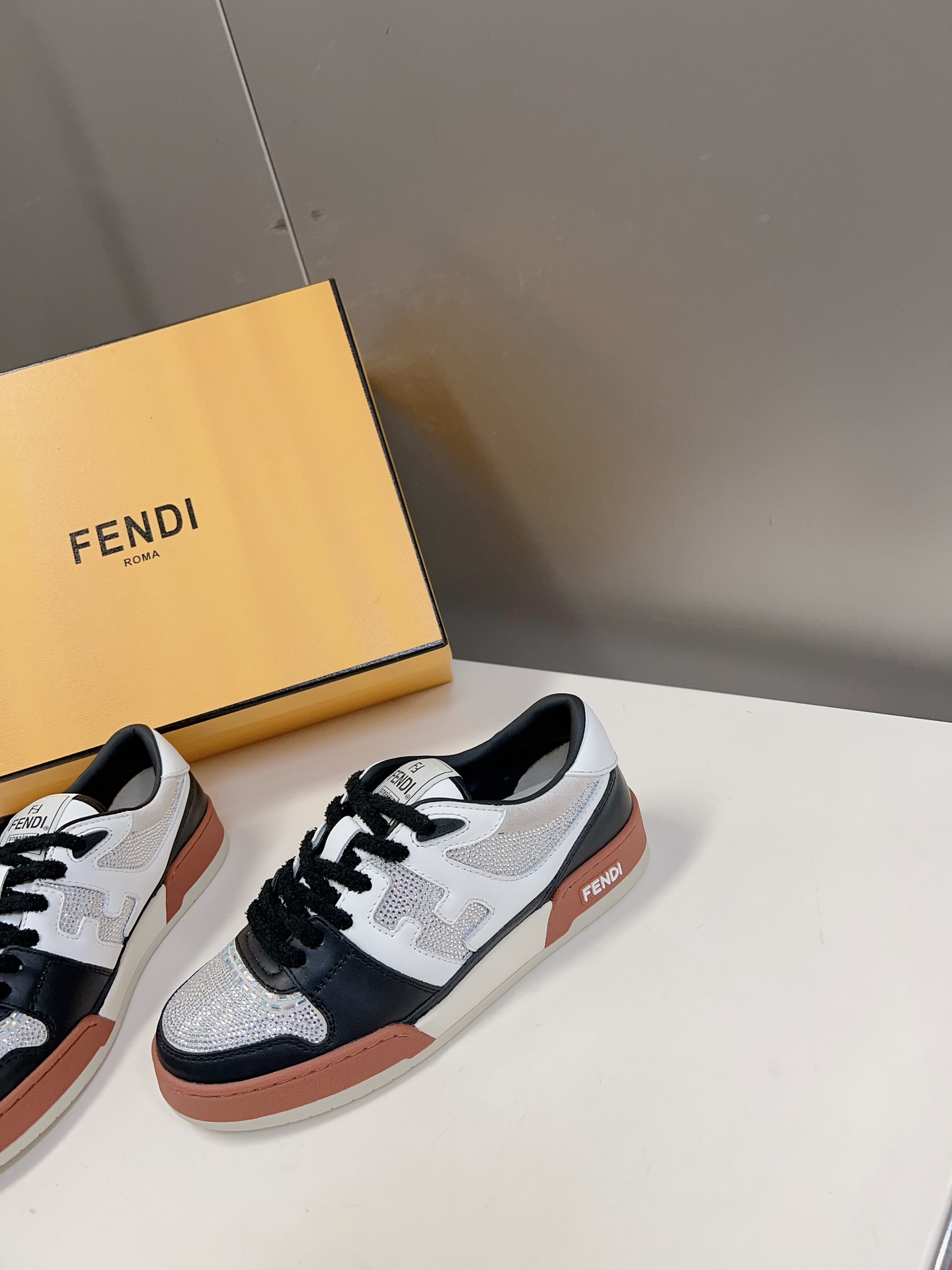 男装10Fendi芬迪爆款系列情侣休闲运动鞋FDmatch原版7200购入一比一复刻设计师KimJone