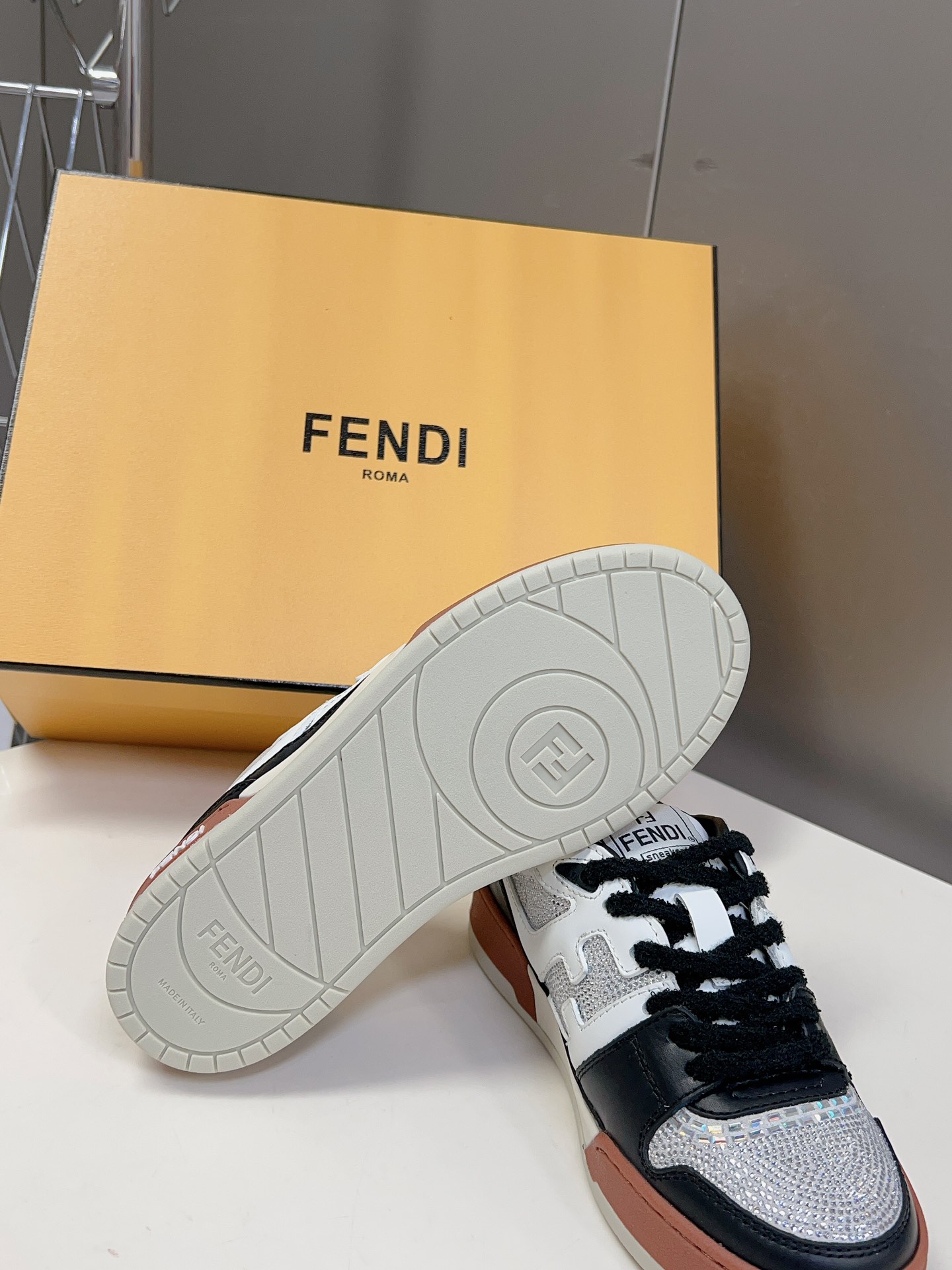 男装10Fendi芬迪爆款系列情侣休闲运动鞋FDmatch原版7200购入一比一复刻设计师KimJone