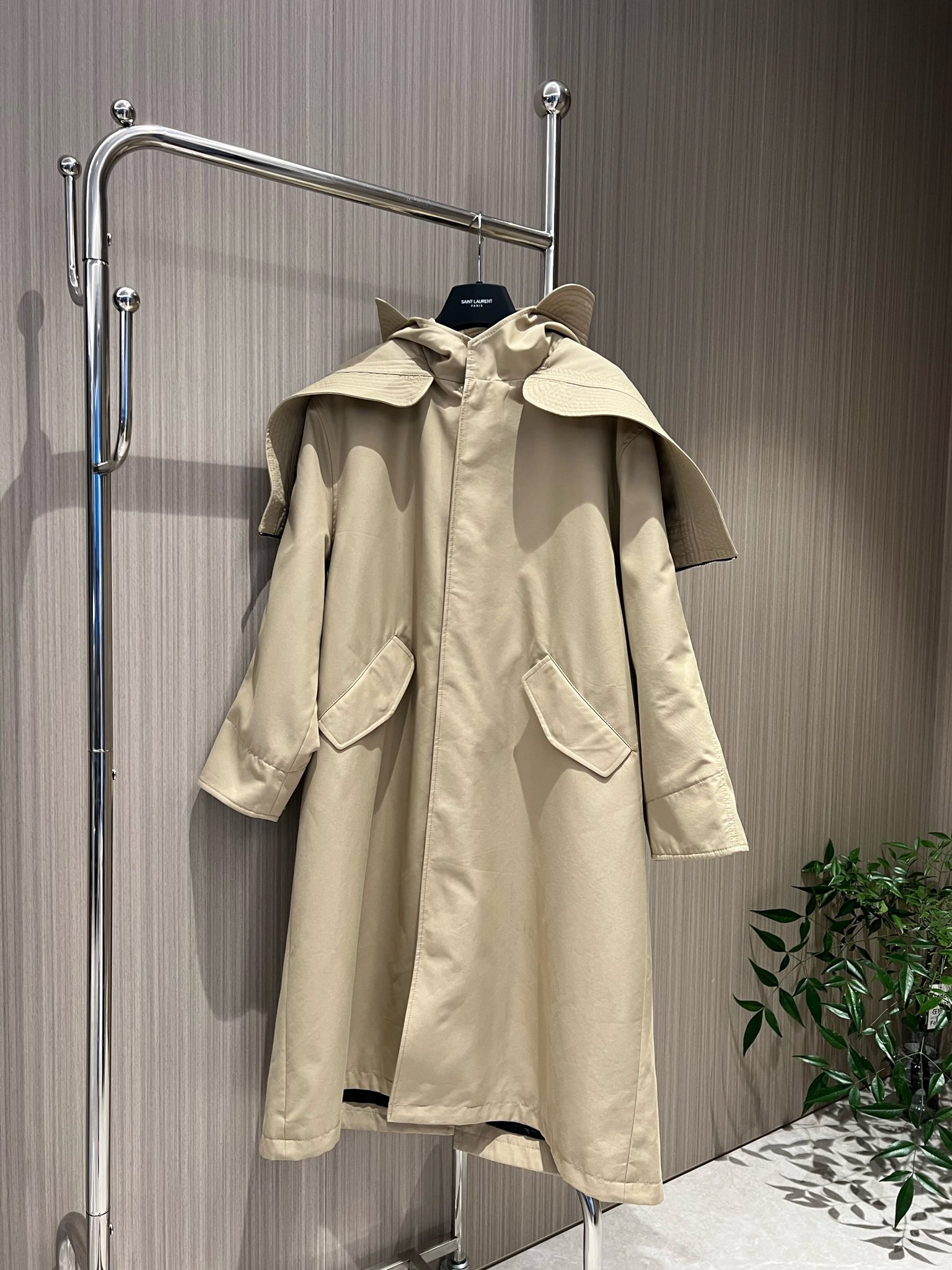 NO:499464,New recommendation We11dong shawl double hat long parka jacket, loose silhouette, cool and fashionable, casual street explosion, heavy work SML, Jackets & coats,shawls,hats,alexander wang19860909新款推荐We11dong披肩双帽长款派克风衣外套 廓形宽松 帅酷时髦 休闲炸街重工之作 SML,,jackets & coats,shawls,hats,alexander wang,Women's clothing