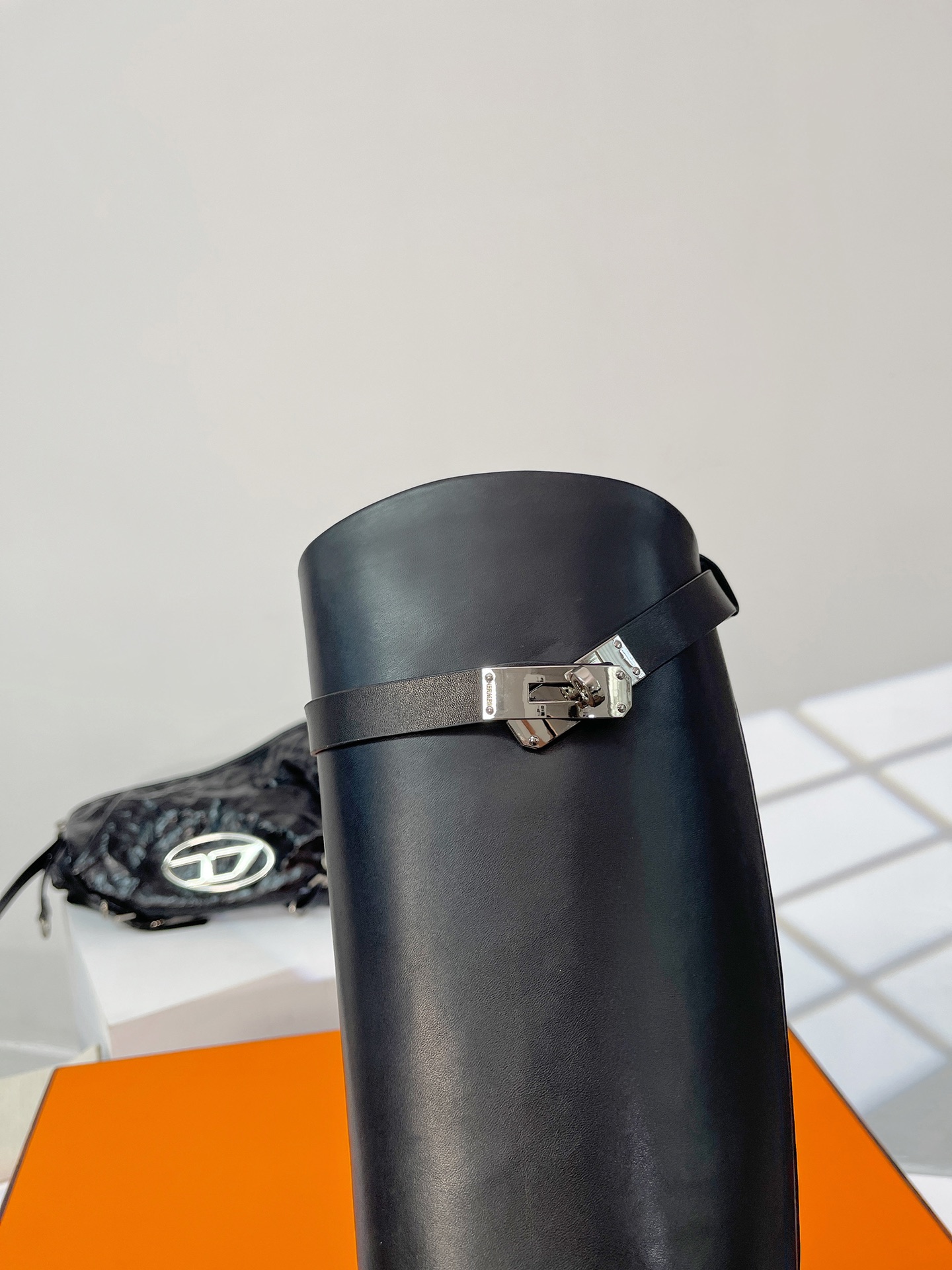 爱马H*ermès最高版Kelly Jumping锁扣骑士靴网红必备款！超级重磅的一款经典靴。▫️专柜原