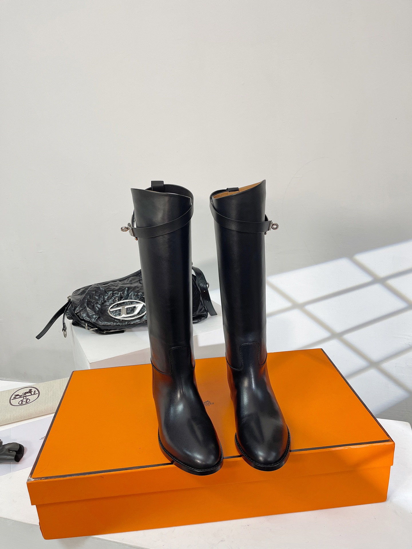 爱马H*ermès最高版Kelly Jumping锁扣骑士靴网红必备款！超级重磅的一款经典靴。▫️专柜原