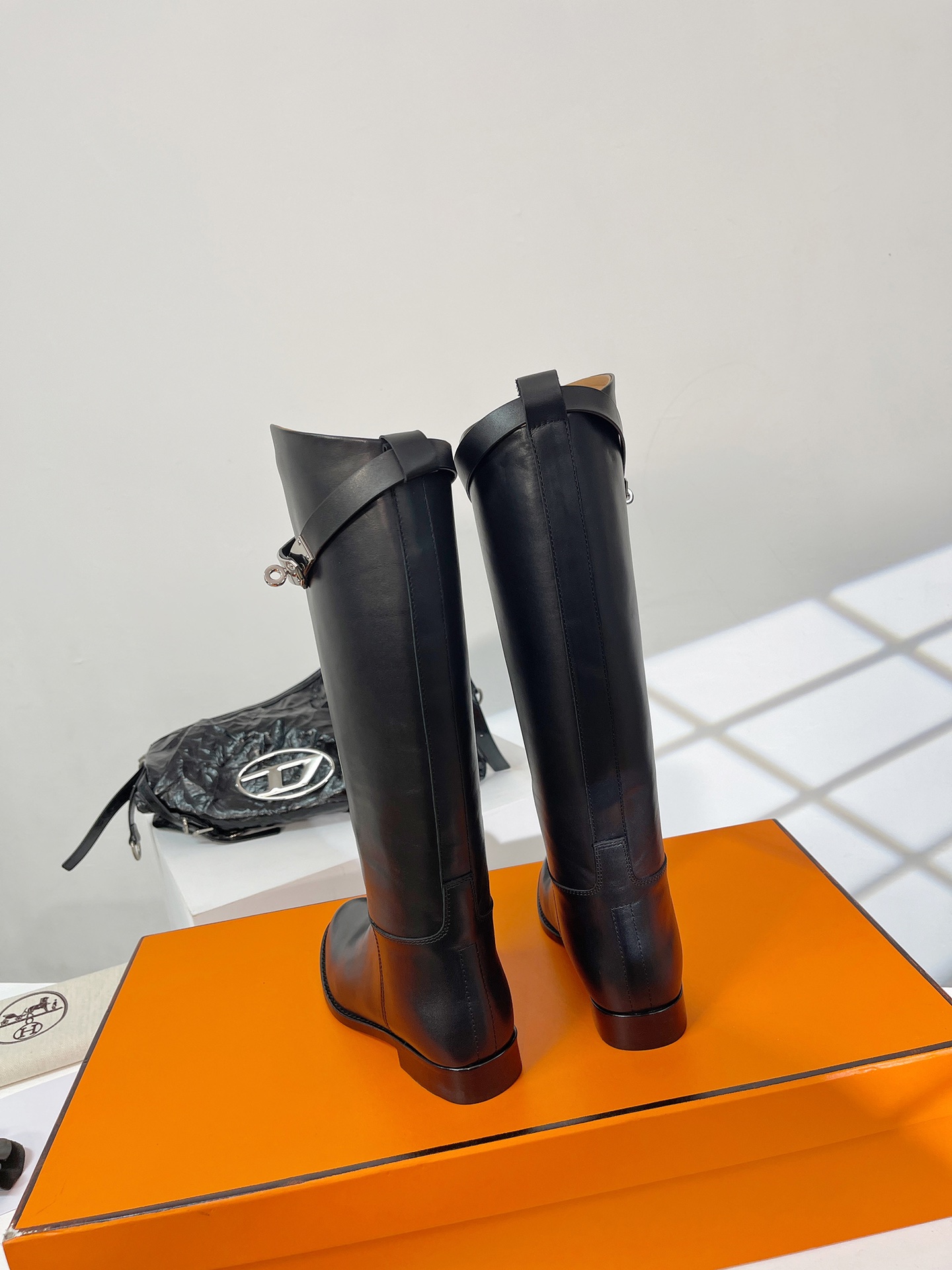 爱马H*ermès最高版Kelly Jumping锁扣骑士靴网红必备款！超级重磅的一款经典靴。▫️专柜原