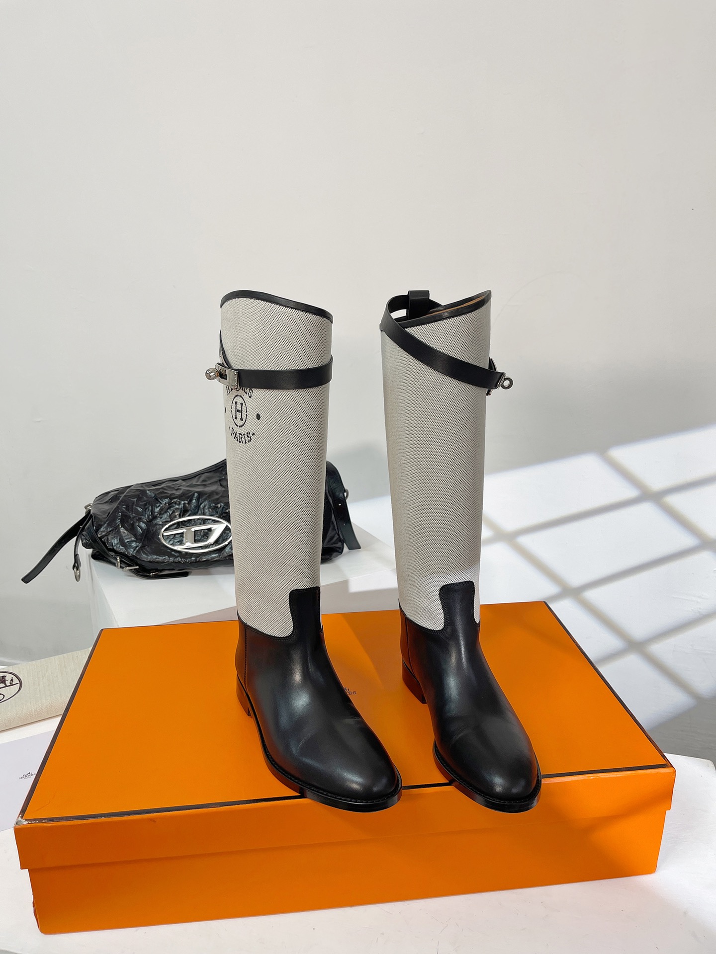 爱马H*ermès最高版Kelly Jumping锁扣骑士靴网红必备款！超级重磅的一款经典靴。▫️专柜原