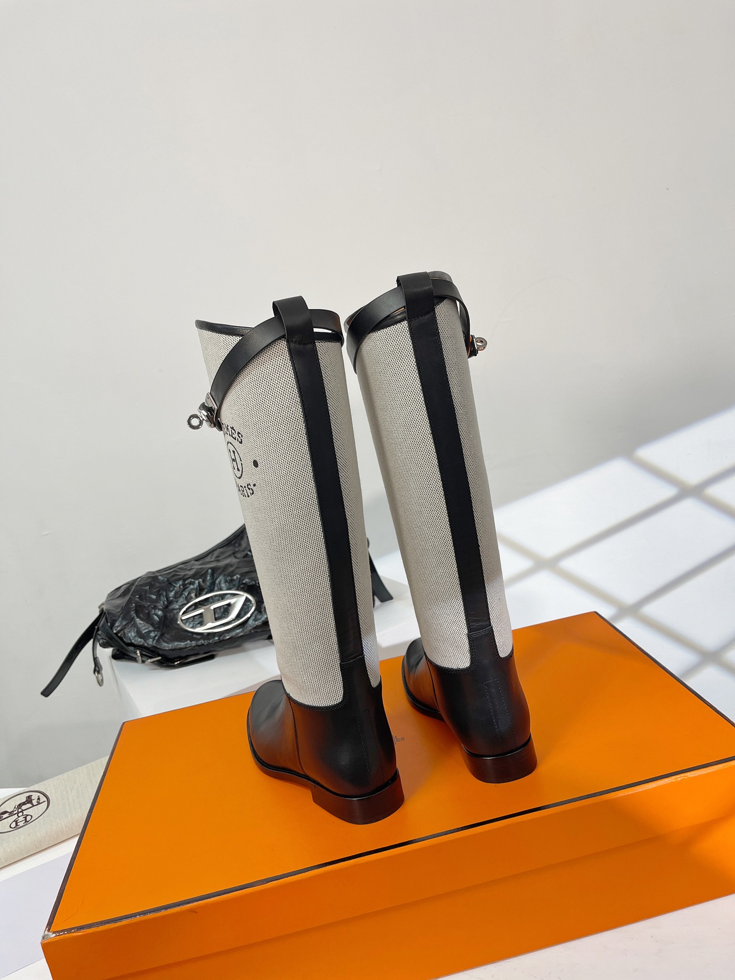 爱马H*ermès最高版Kelly Jumping锁扣骑士靴网红必备款！超级重磅的一款经典靴。▫️专柜原