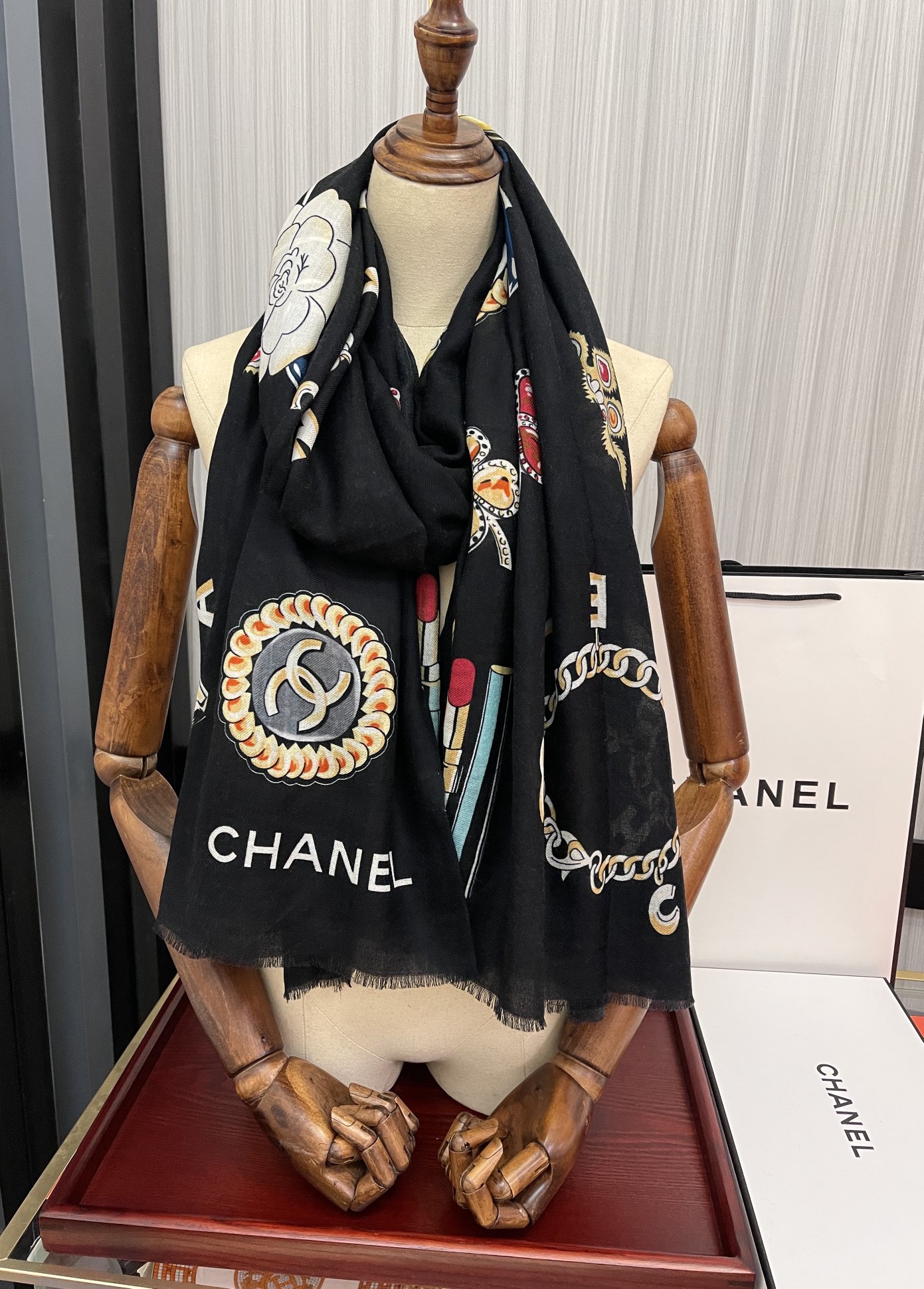 CHANEL香奈儿双c面戒指绒长巾