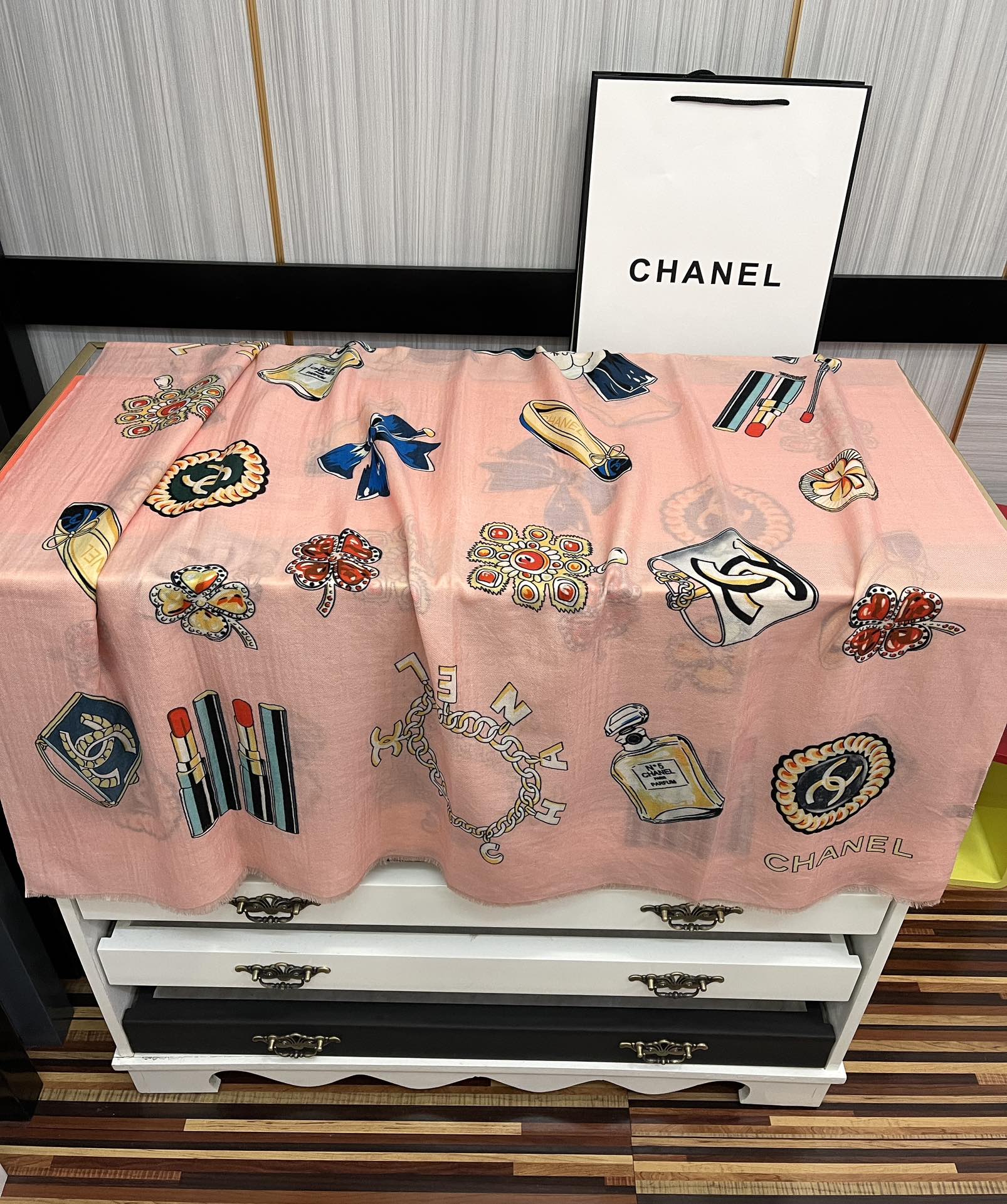 CHANEL香奈儿双c面戒指绒长巾