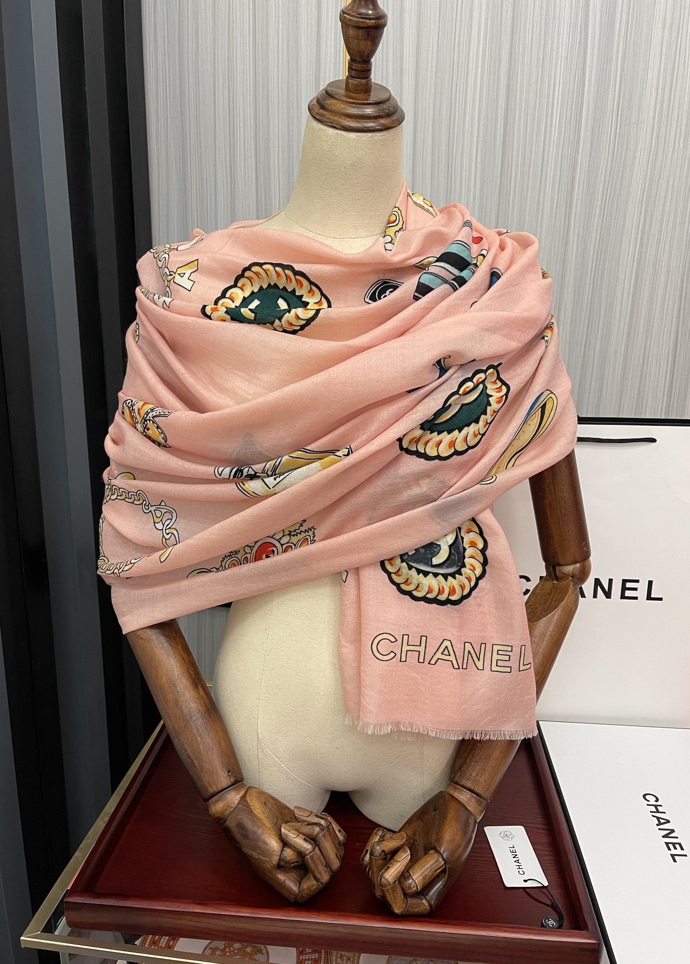 CHANEL香奈儿双c面戒指绒长巾