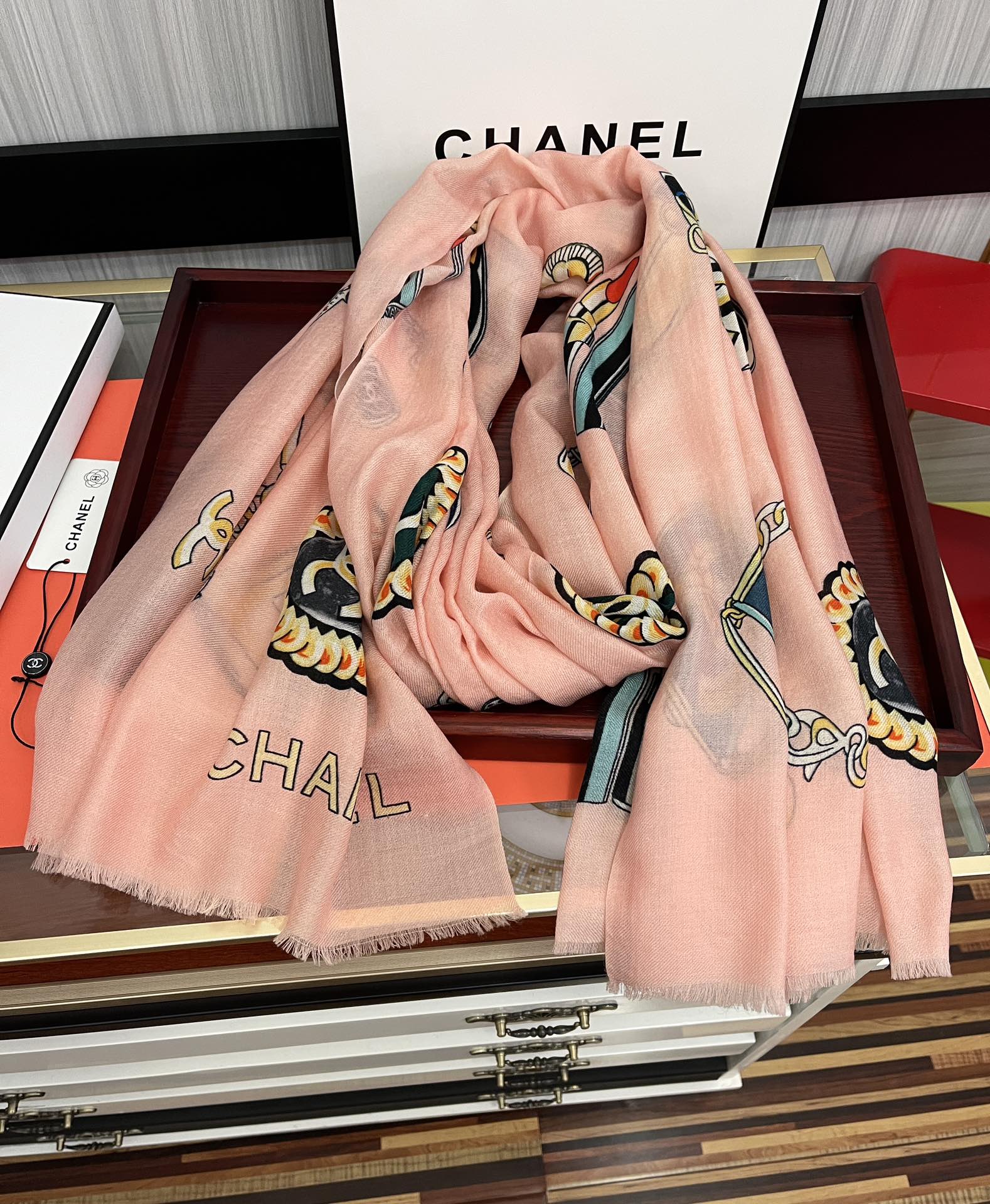 CHANEL香奈儿双c面戒指绒长巾