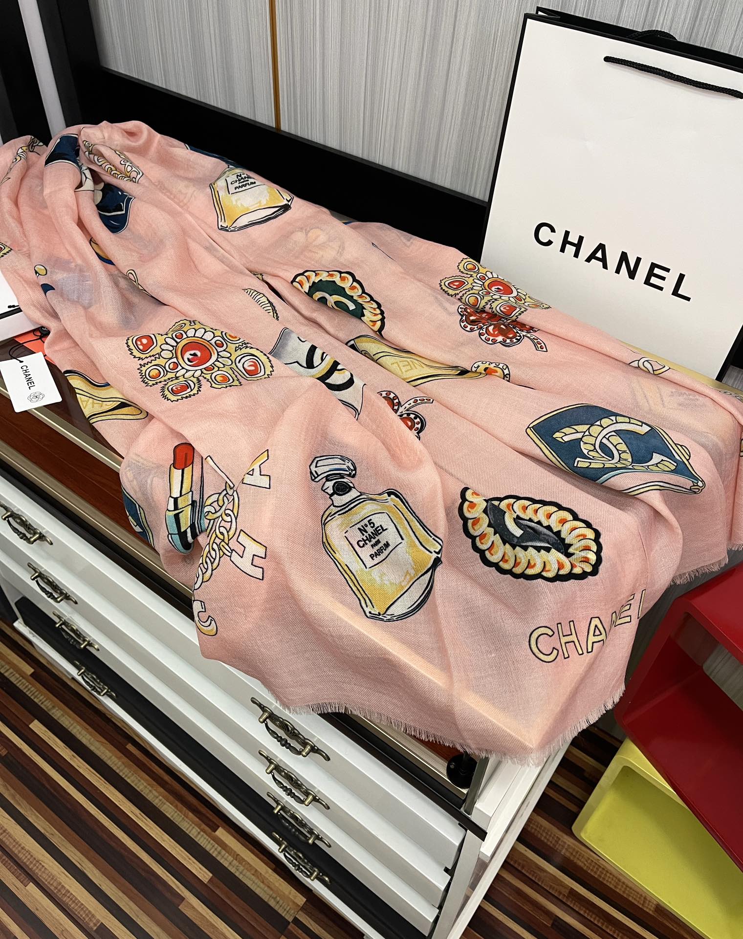 CHANEL香奈儿双c面戒指绒长巾