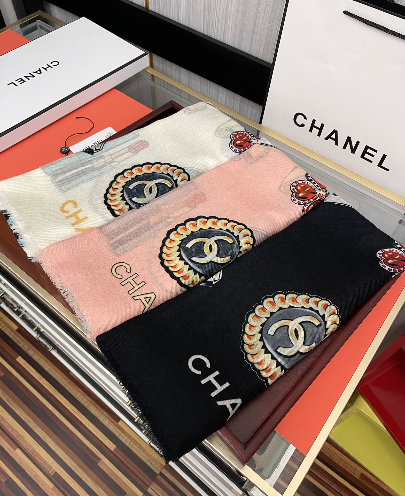 CHANEL香奈儿双c面戒指绒长巾