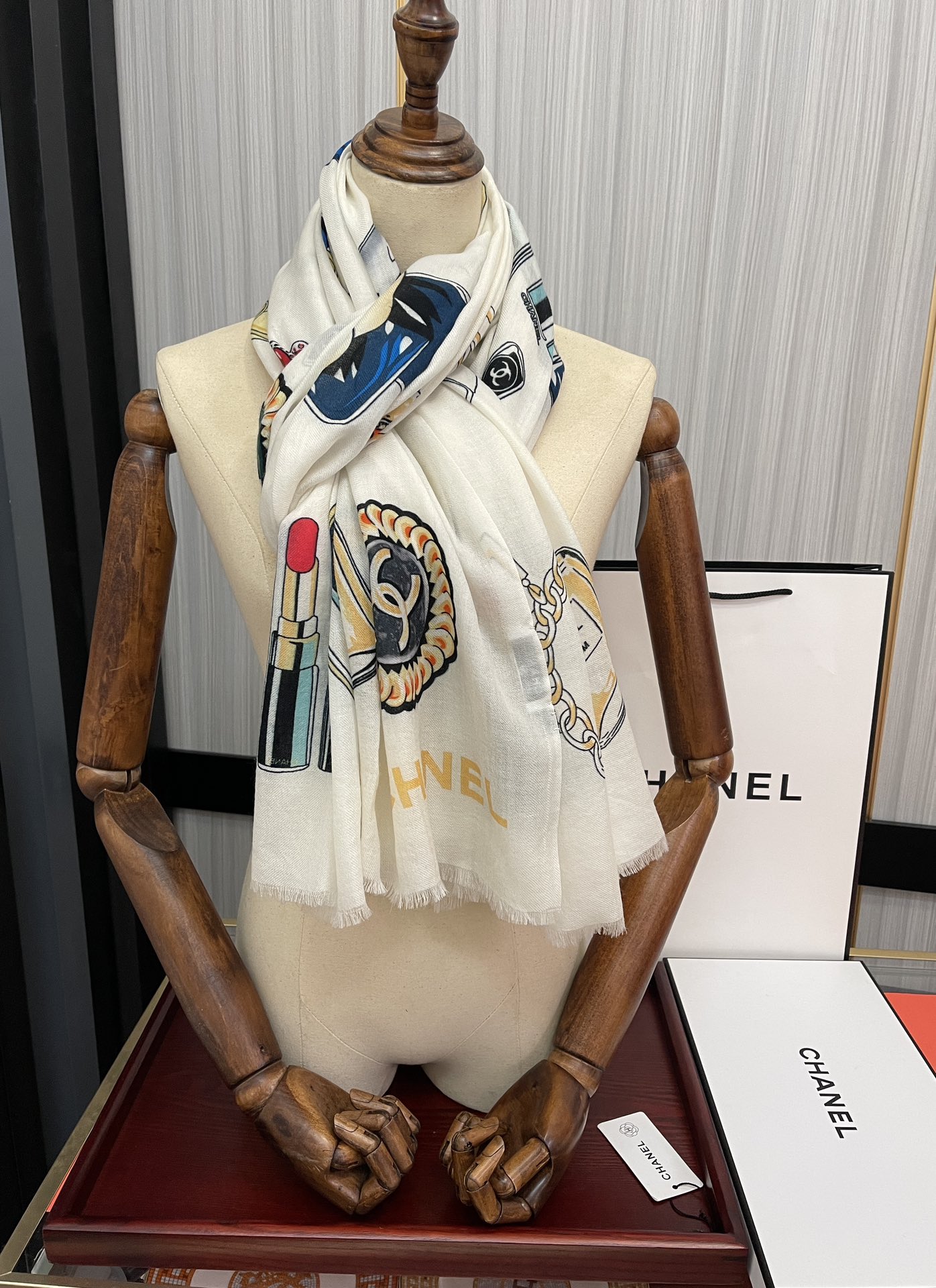 CHANEL香奈儿双c面戒指绒长巾
