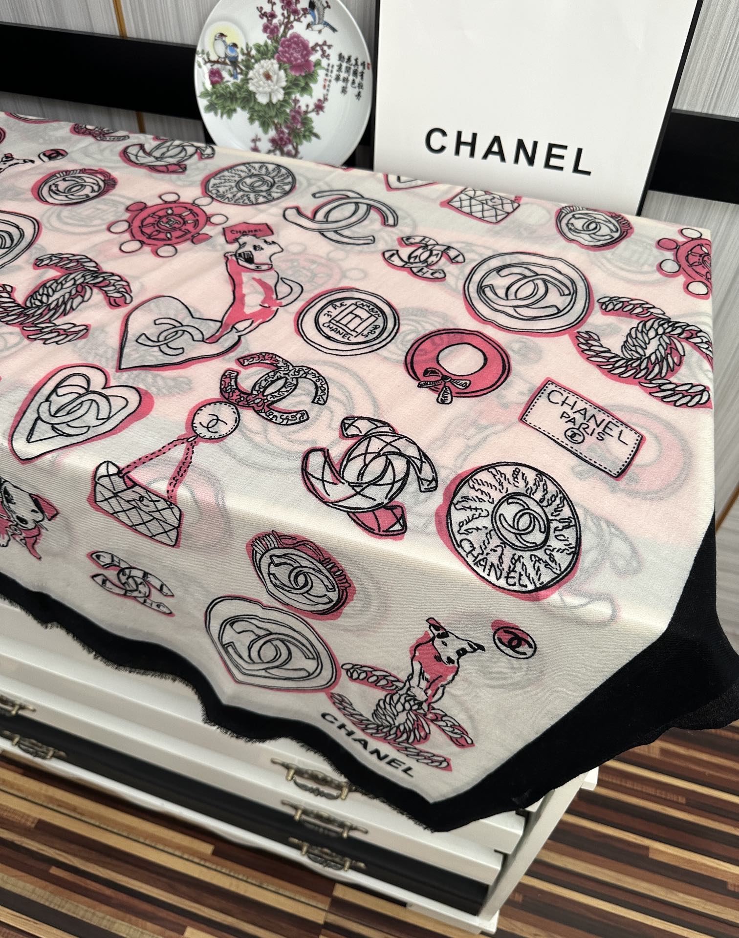 CHANEL香奈儿双c动物羊绒长巾