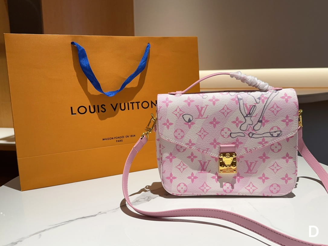 Louis Vuitton Messenger Bags Doodle Pochette