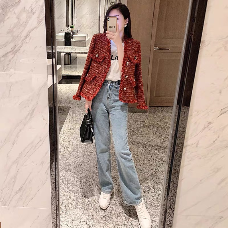 High-End Women’s Suit: Sandro Tonali’s Red Fragrance Coat and French Elegance - 图片 3