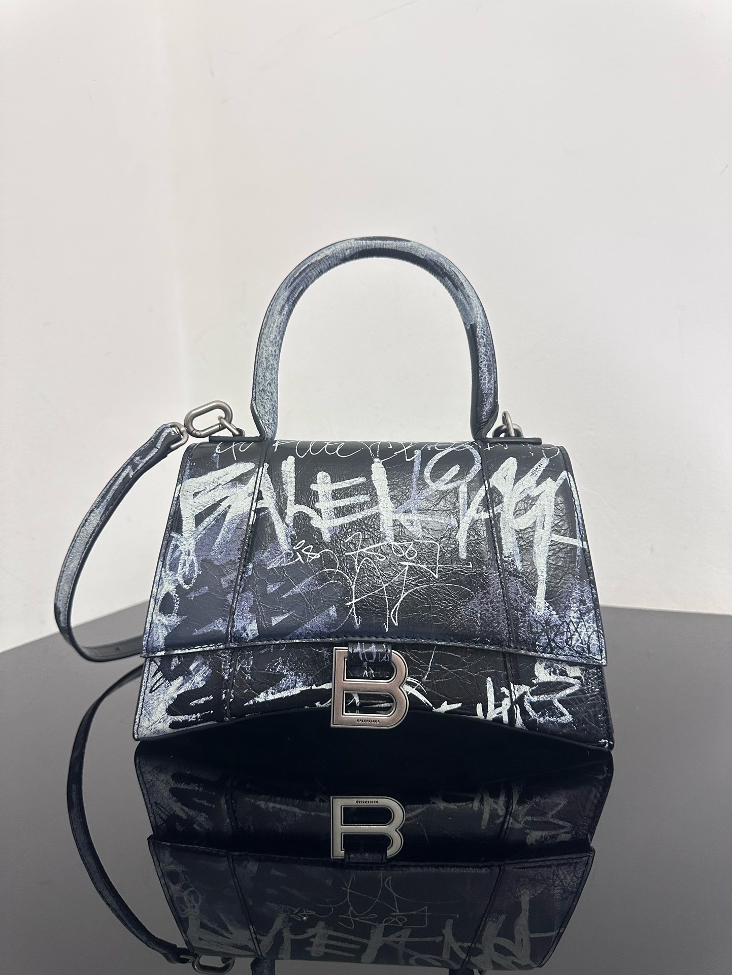 Hourglass bag crocodile-embossed calfskin graffiti handbag