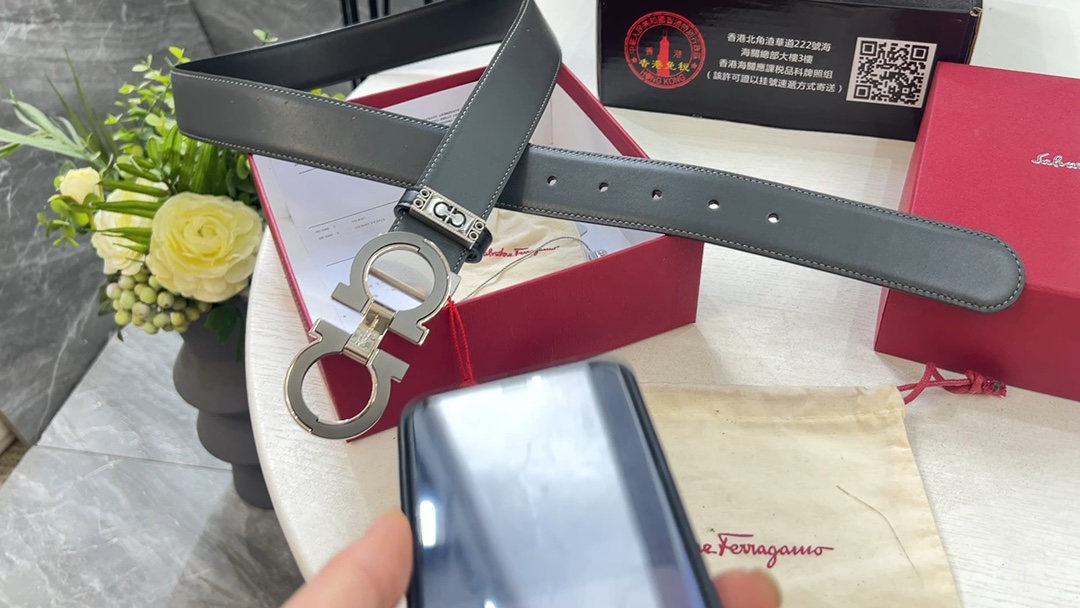 Ferragamo 菲拉格慕 皮带。可以裁剪 ，平纹双面头层牛皮 两用