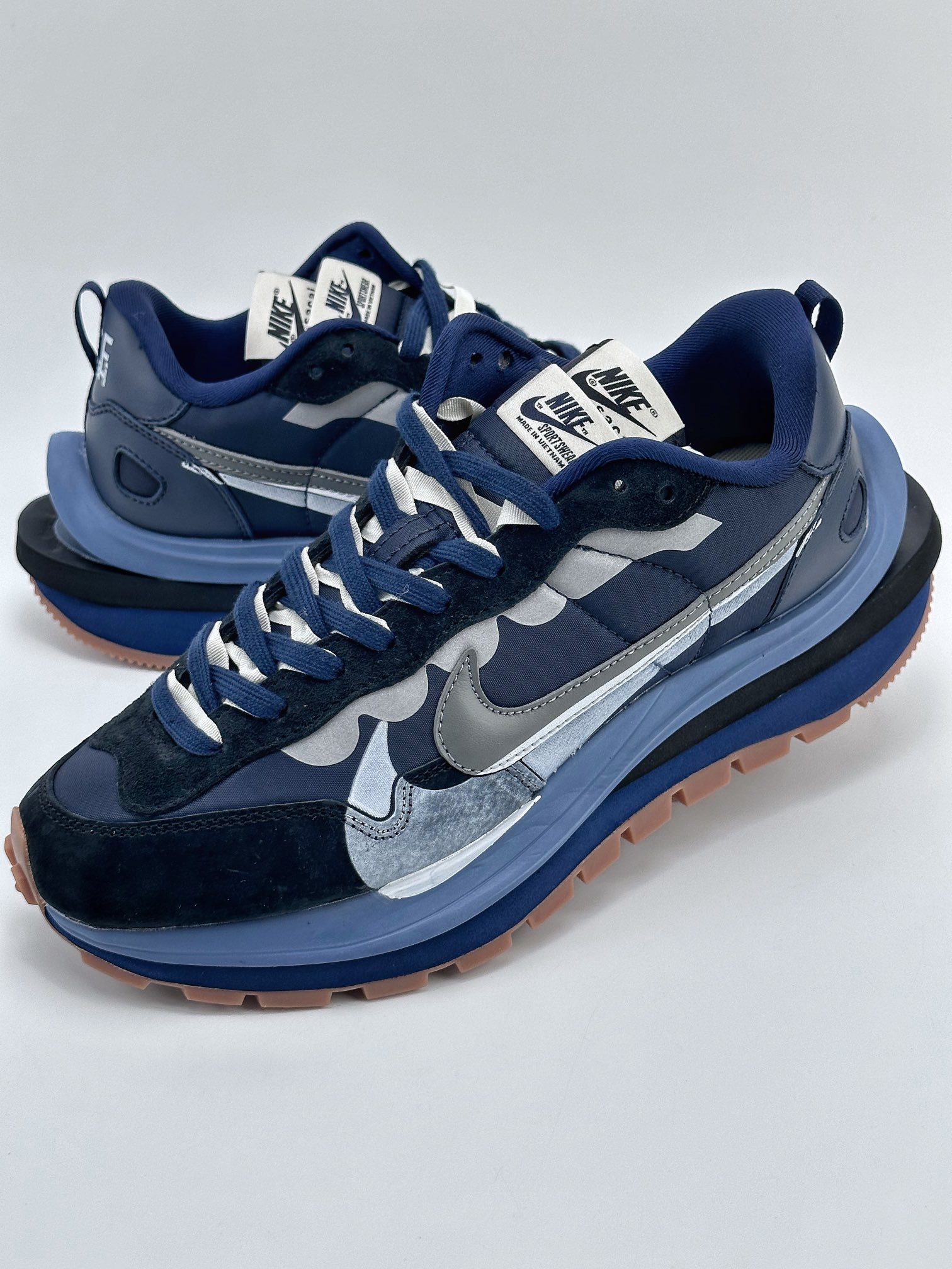 Sacai x Nike VaporWaffle 3.0”Dark Blue/White/Gum”系列 DD1875-700